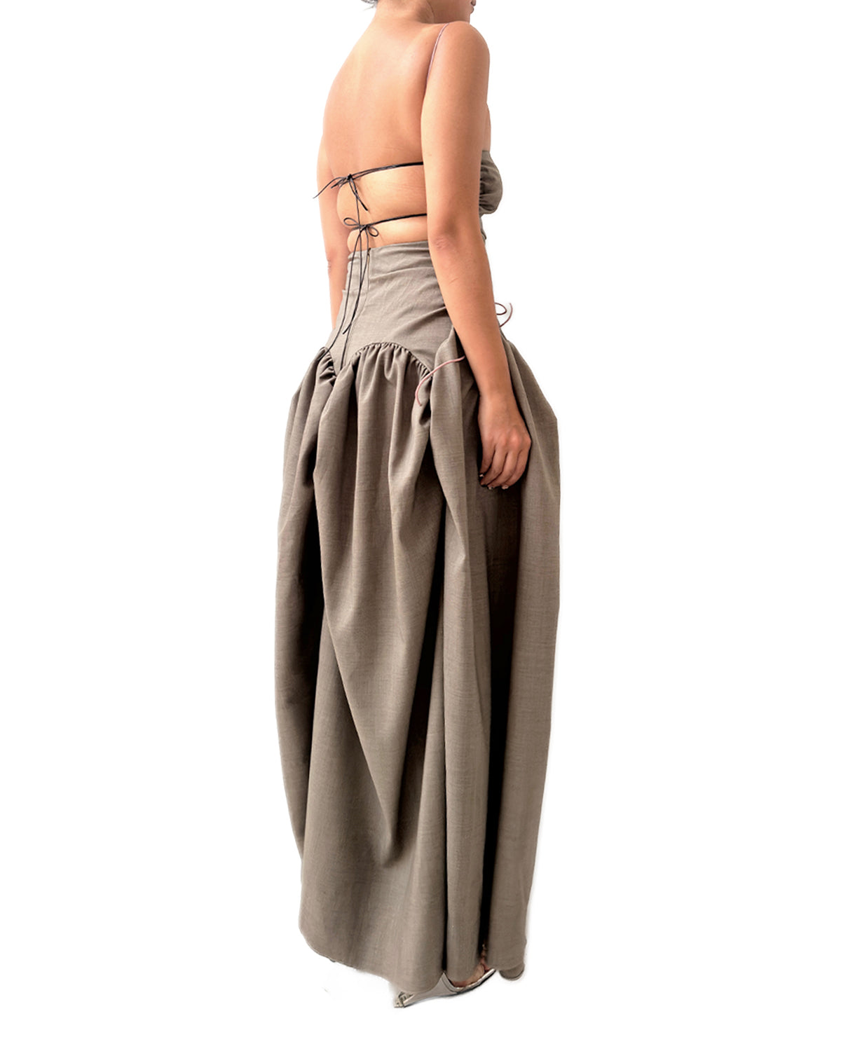 오픈 백 캐미 버블 맥시 드레스