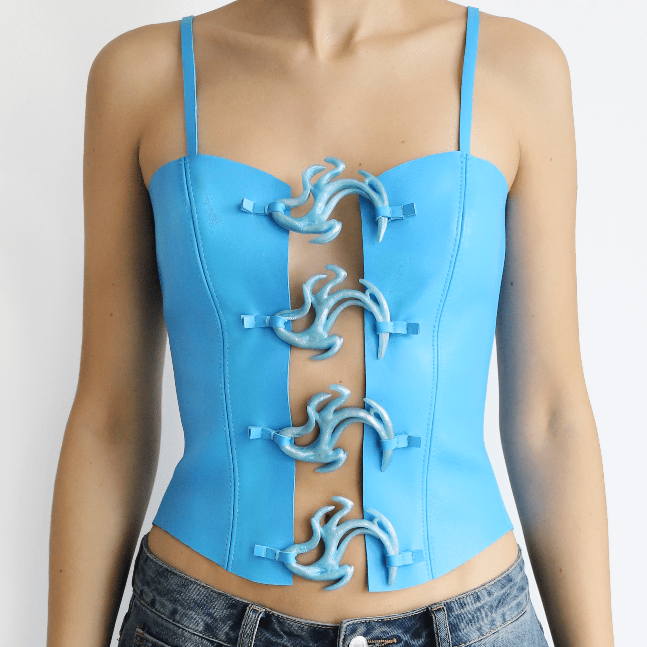 아쿠아 코르셋 탑