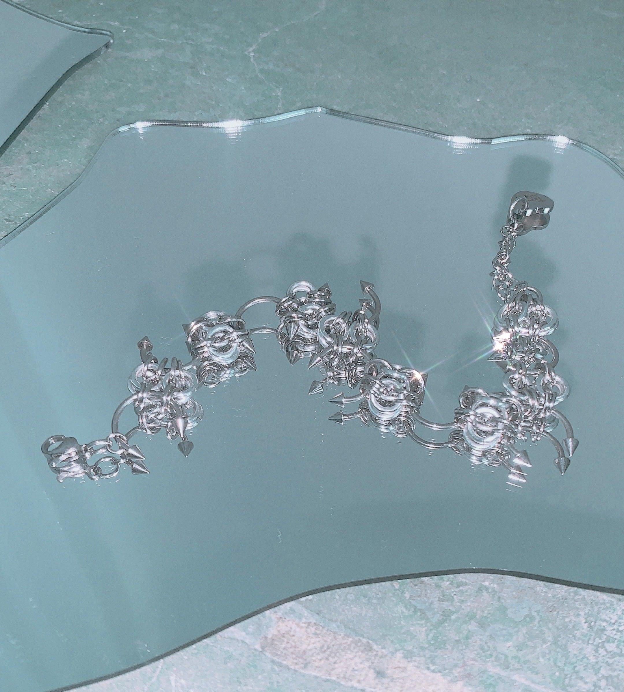 Stacheldraht-Küsse-Armband