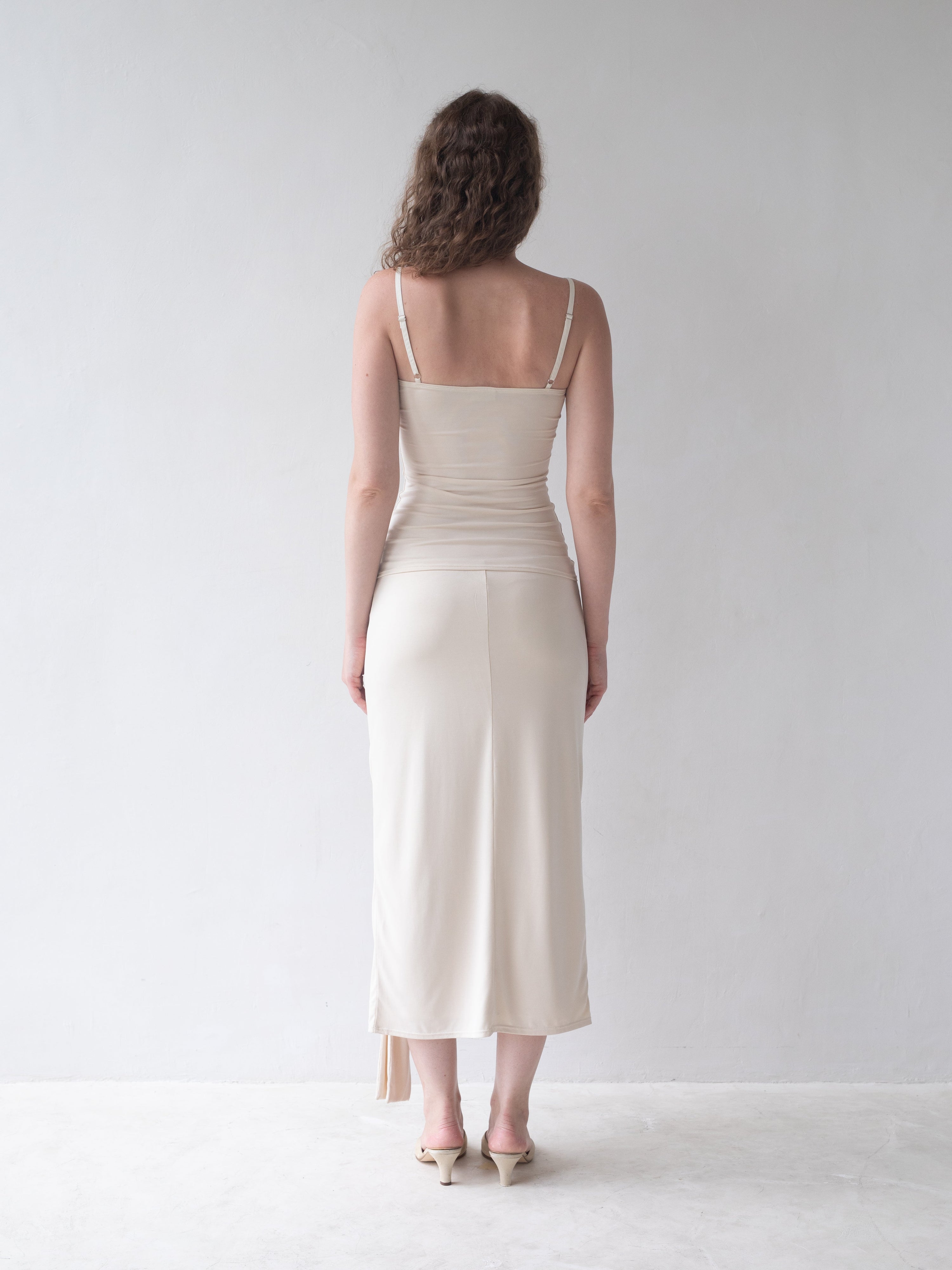 크림색 캐스케이드 스커트