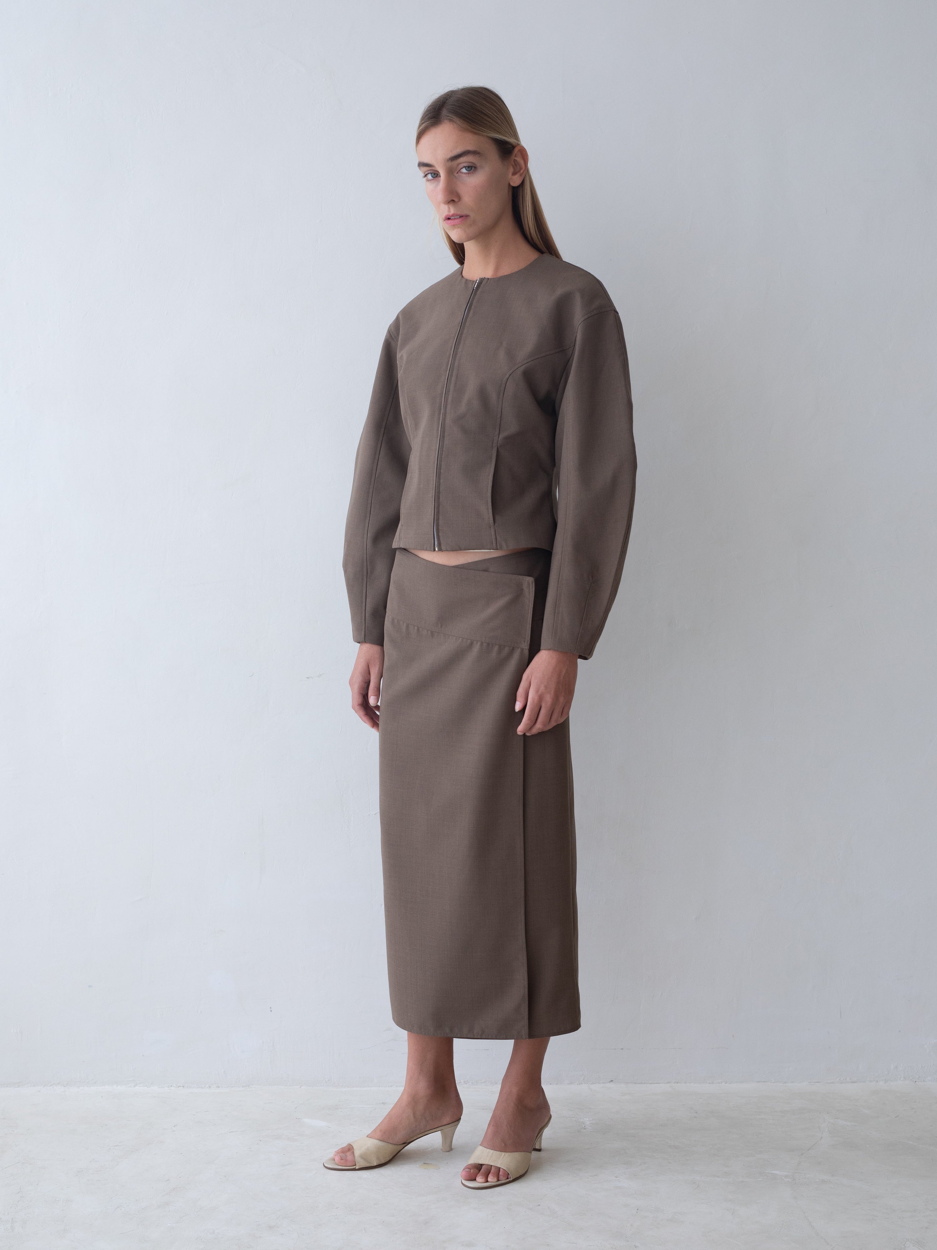 Summit Jacket in Brown