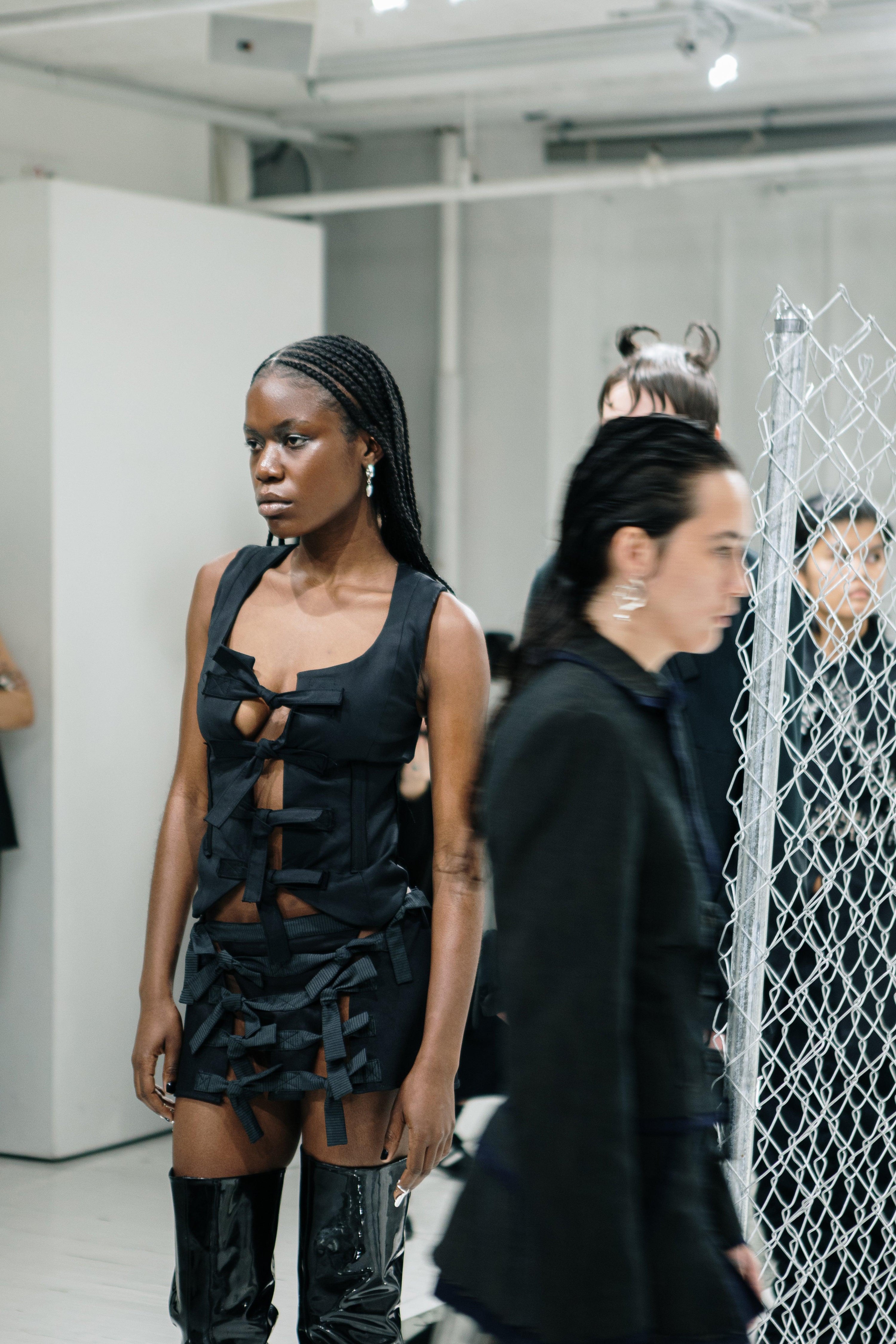 Die Korsett-Krawattenweste