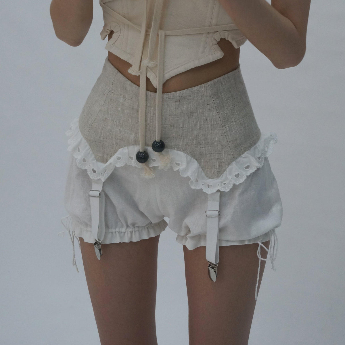 Clover Bloomers in Linen