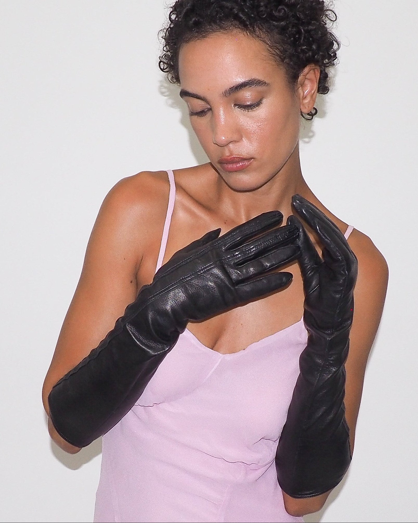 Racing Gloves in Black w. Black Stripe