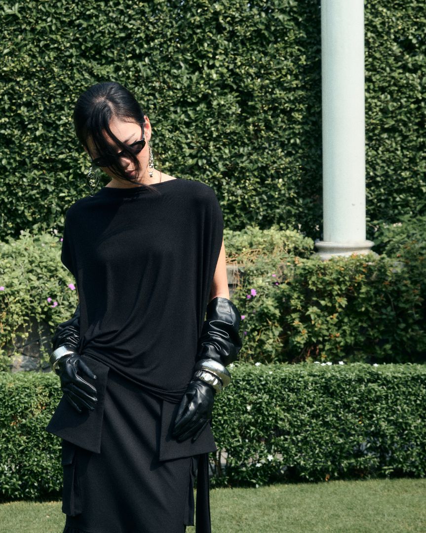 Flow Top in Black