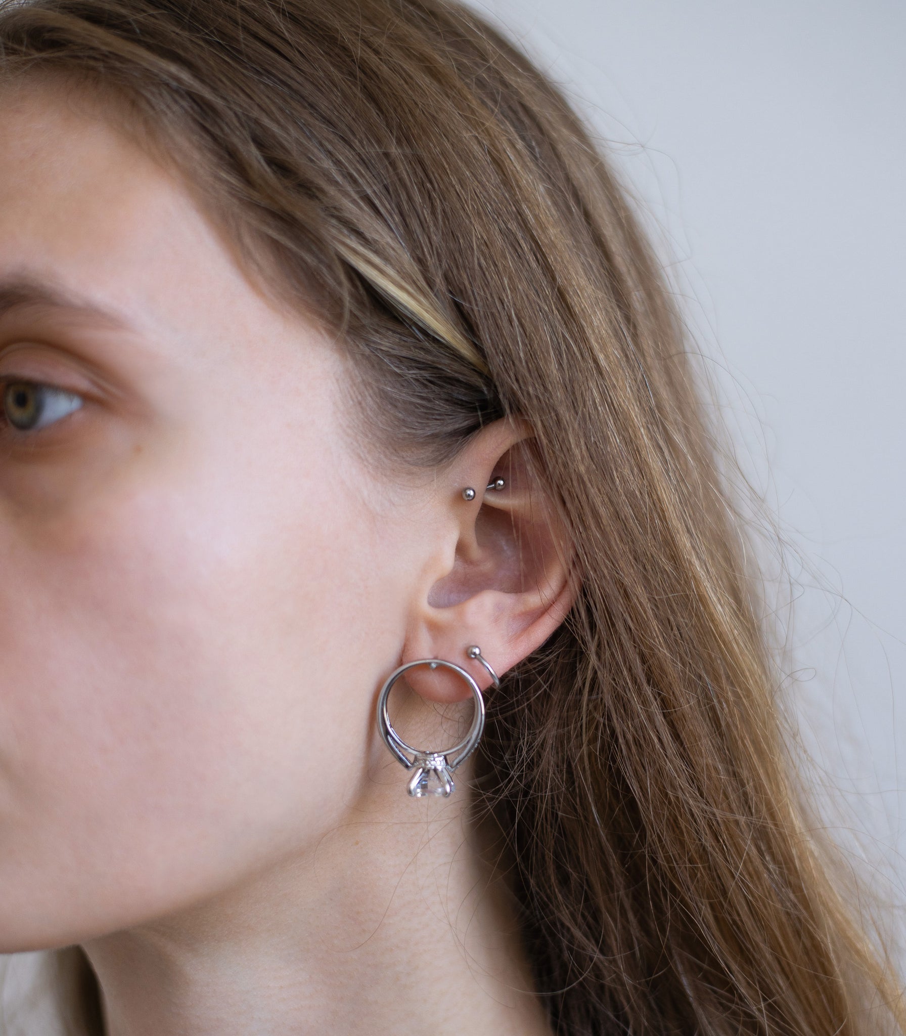 A Huli Ear Rings