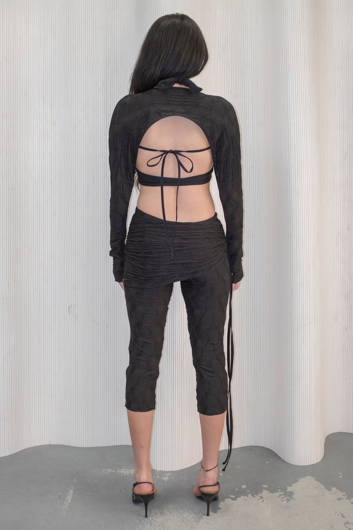 Liu Capri in Black