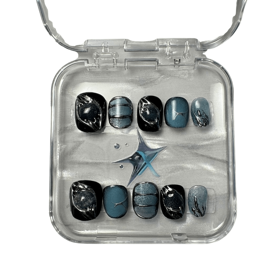 짧은 라운드 블루 비쉬 네일