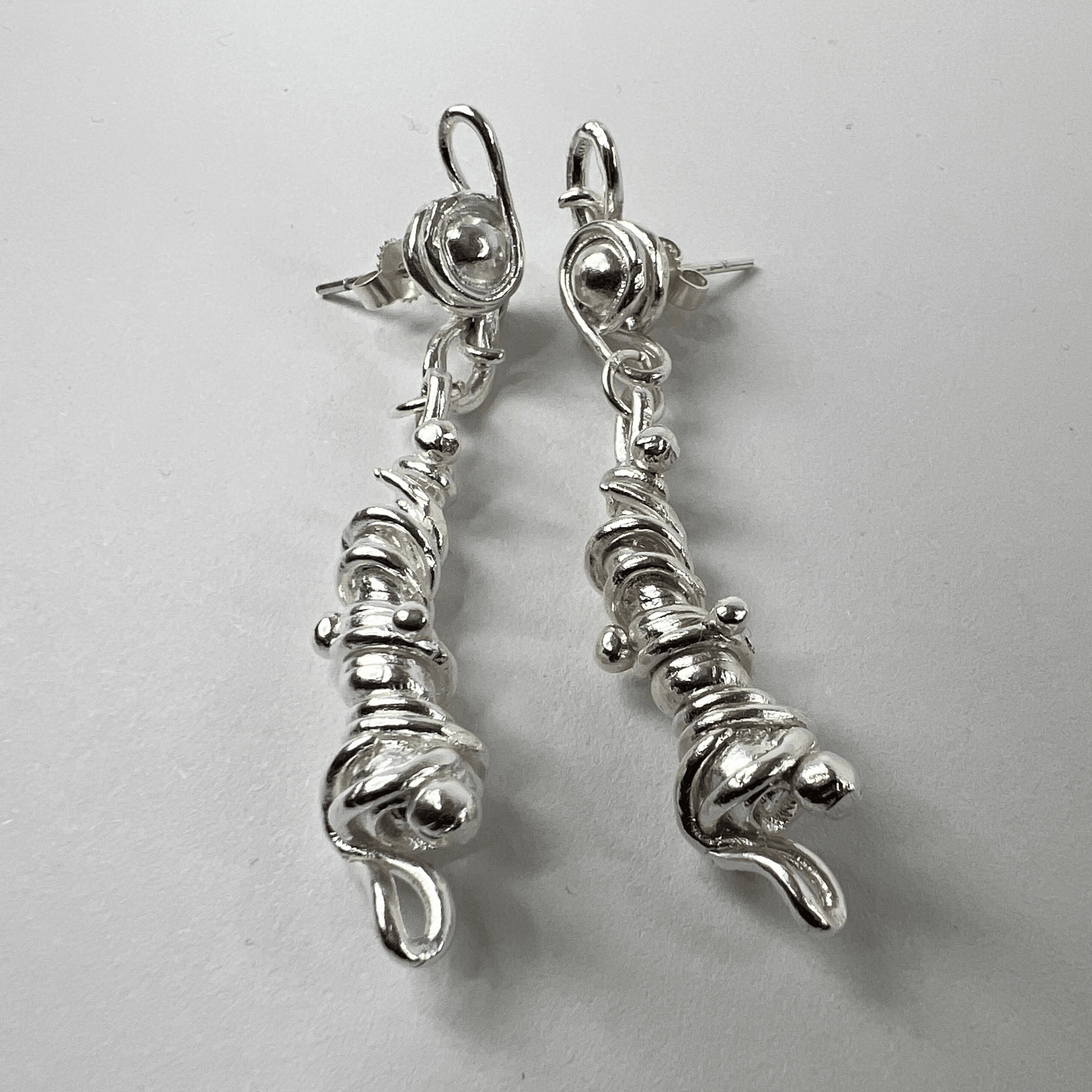 OMYO Pendulum Ear Studs