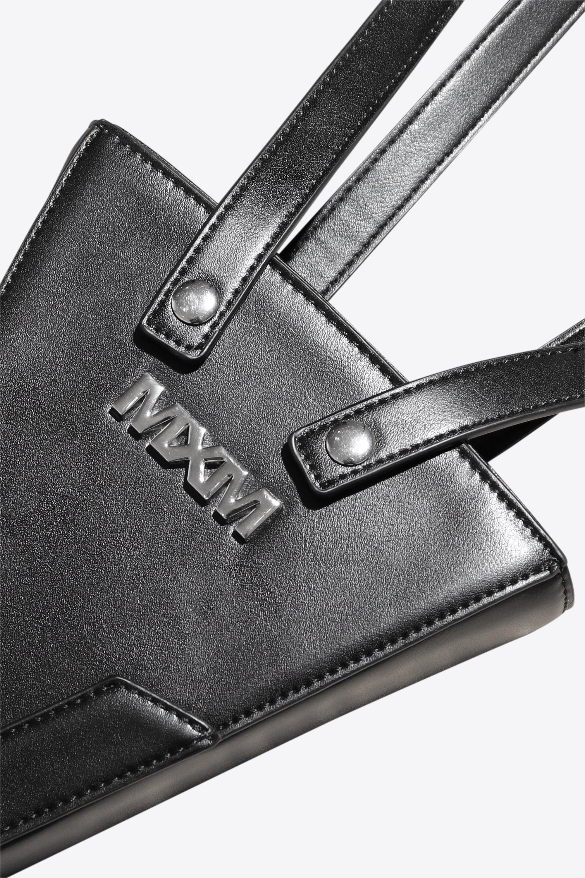 피라미드 모토백