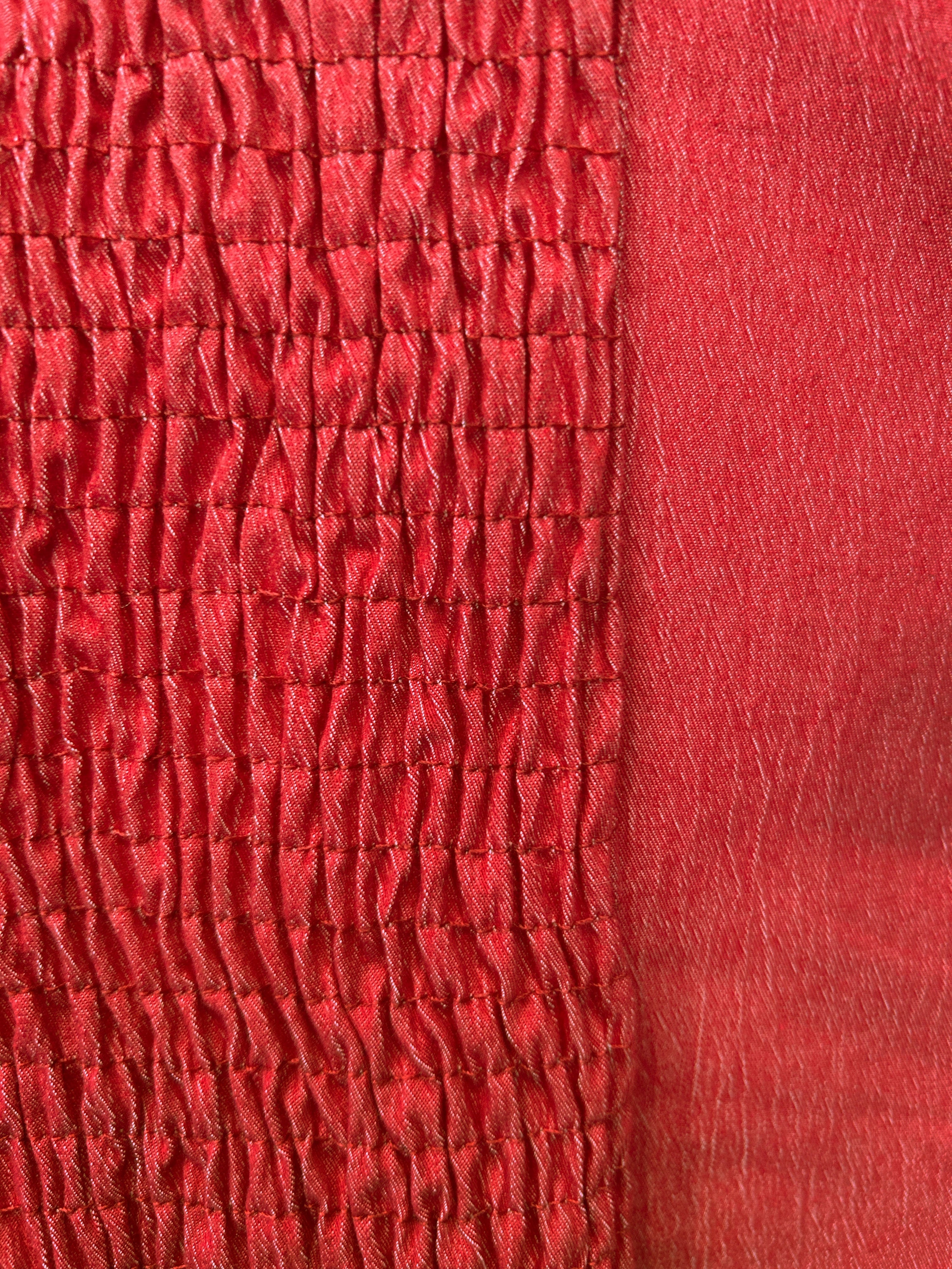 Red Rosy Brew Top