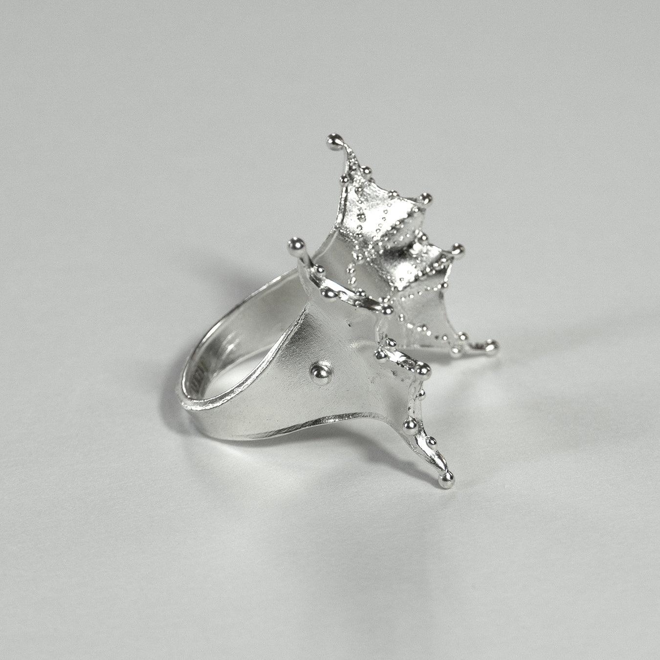 Feenflügel auf Steinen 03 Ring