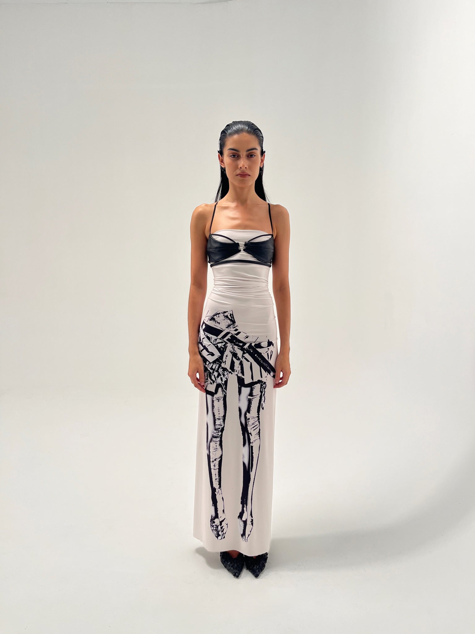 Kleid mit Wirbelrock-Print
