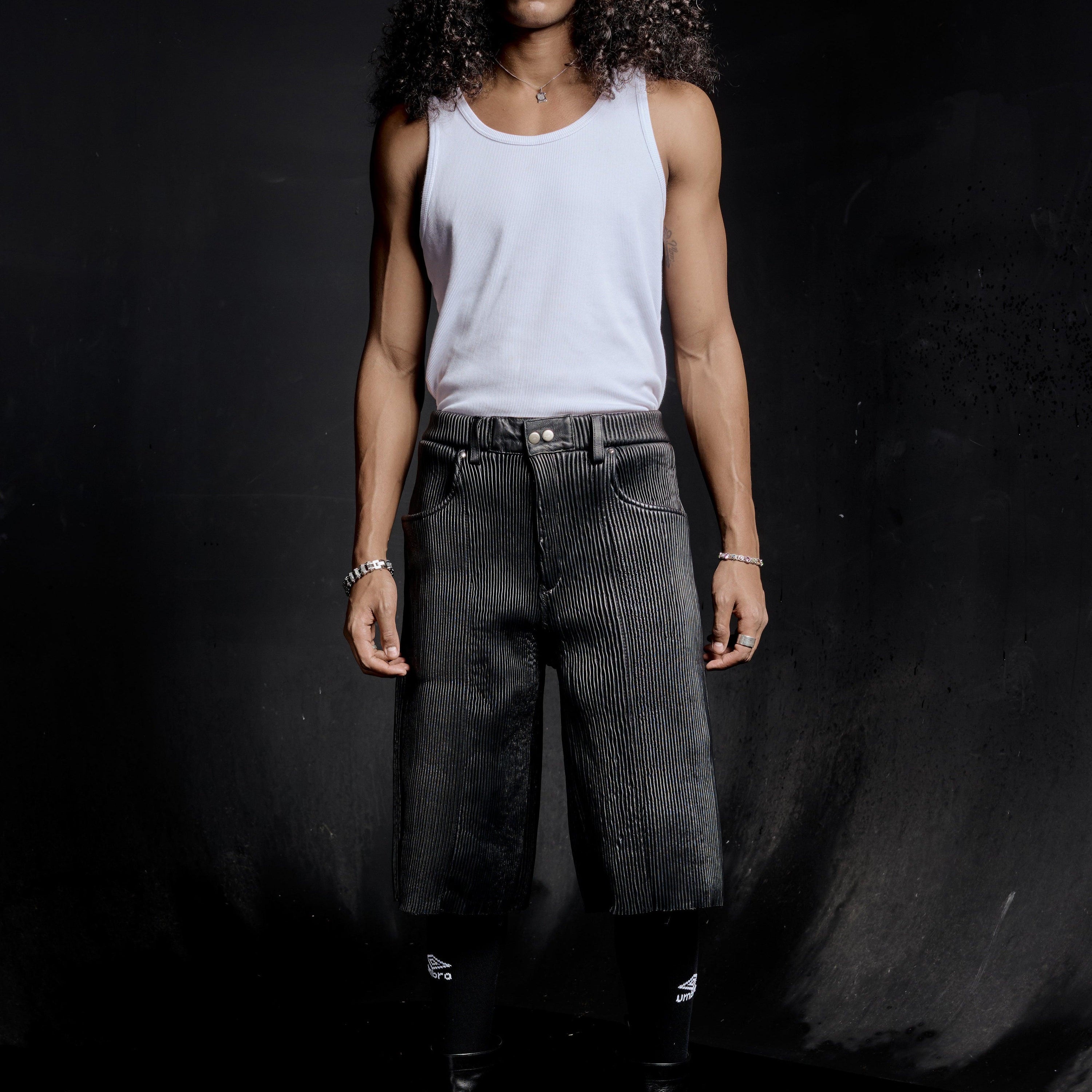 플리츠 가죽 조르츠