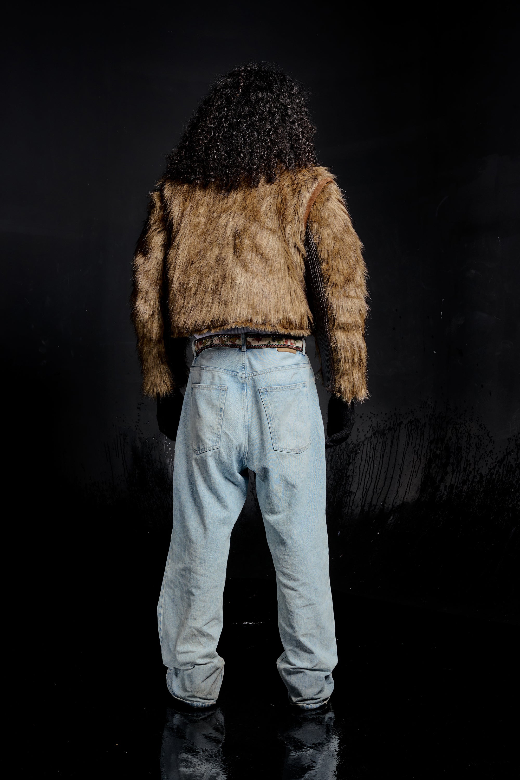 블론드 색상의 세이블 퍼 봄버 재킷