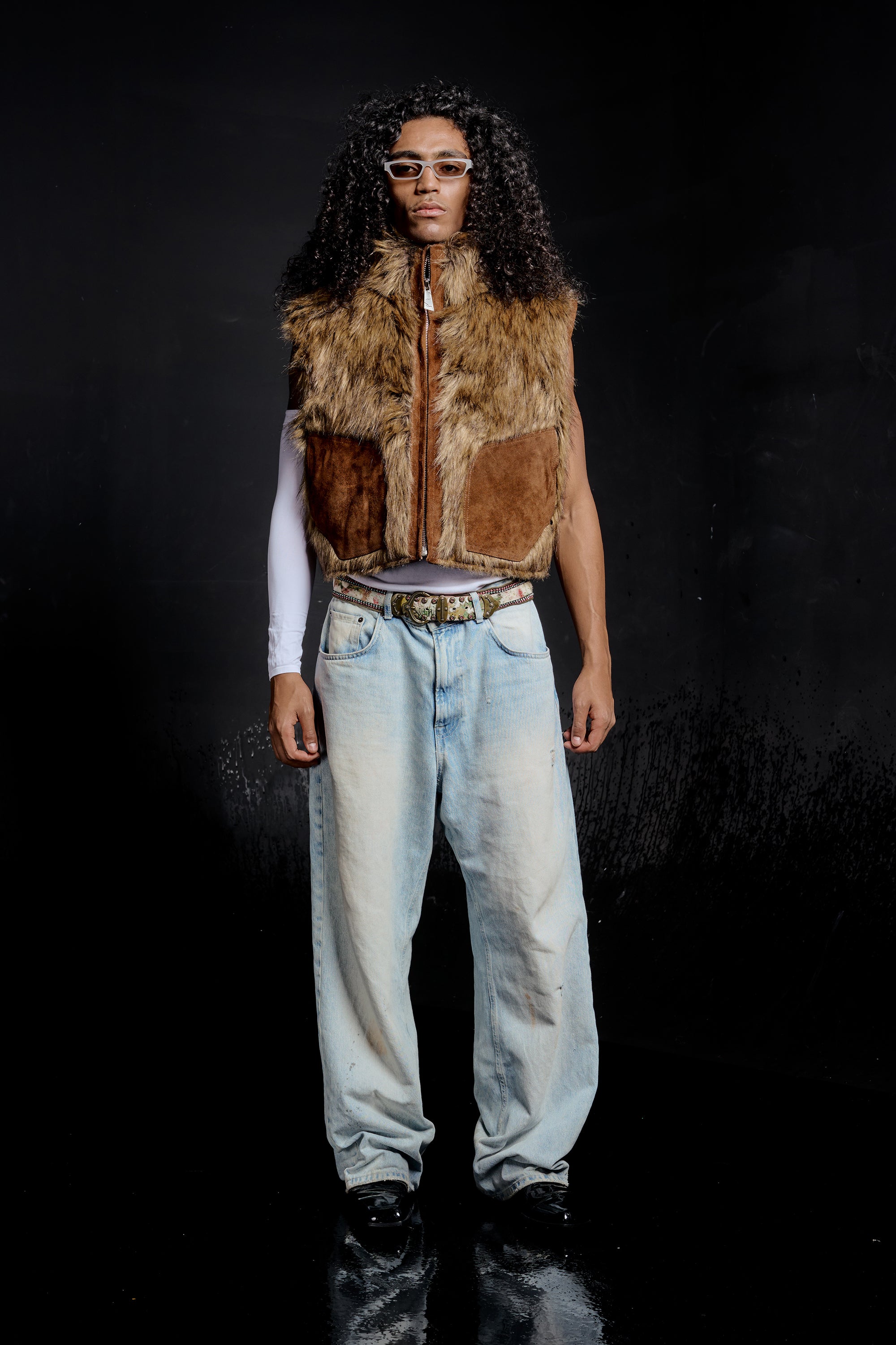 블론드 색상의 세이블 퍼 봄버 재킷