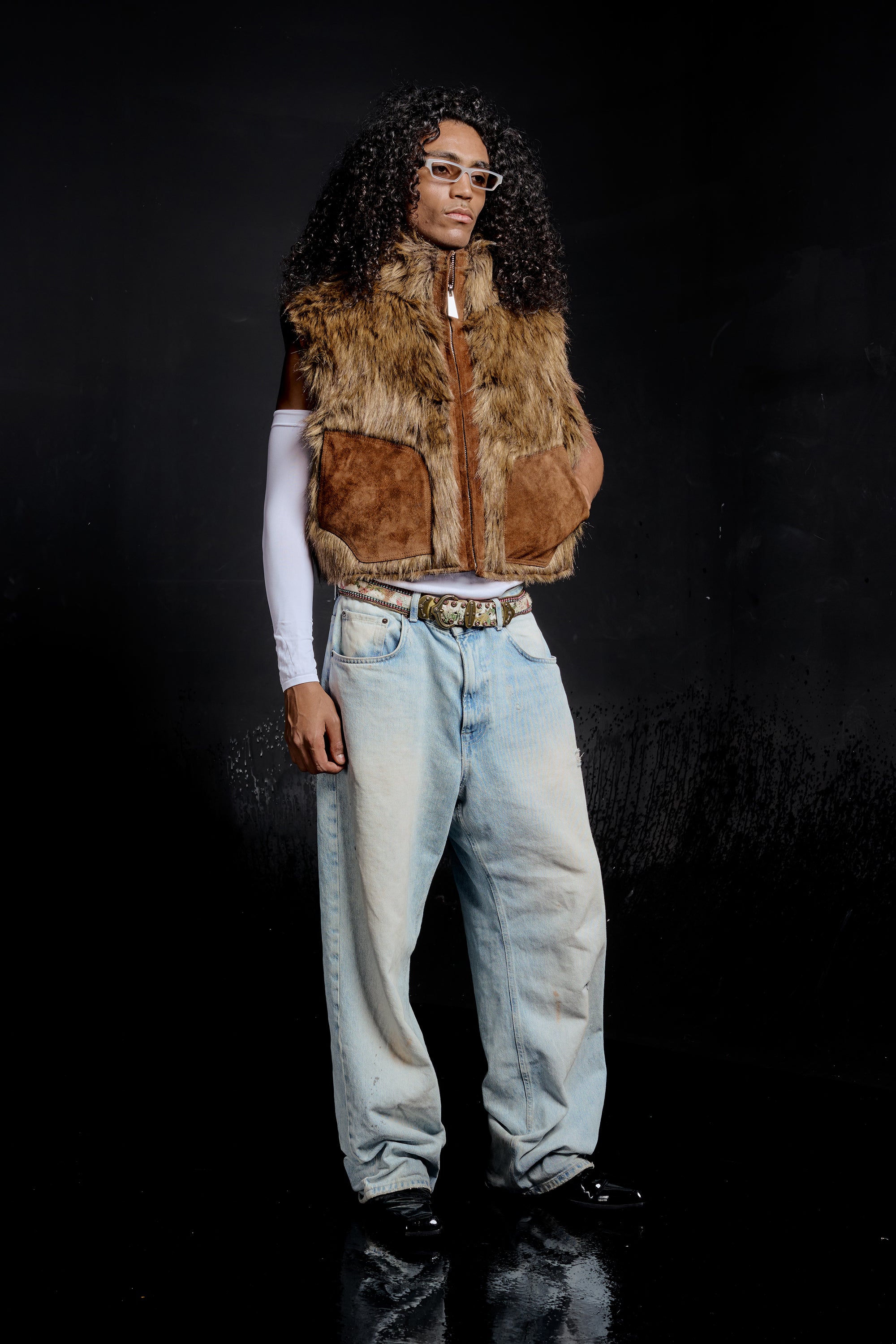 블론드 색상의 세이블 퍼 봄버 재킷