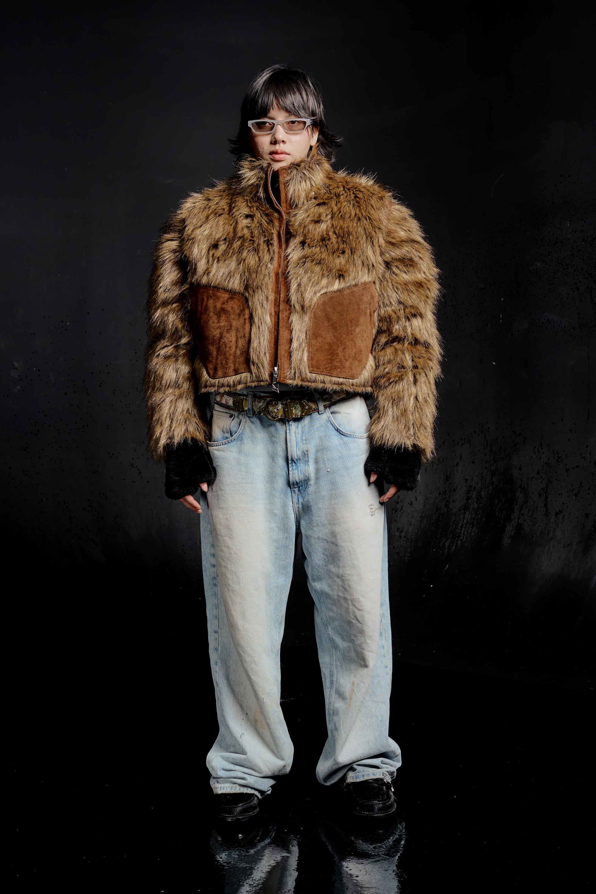 블론드 색상의 세이블 퍼 봄버 재킷