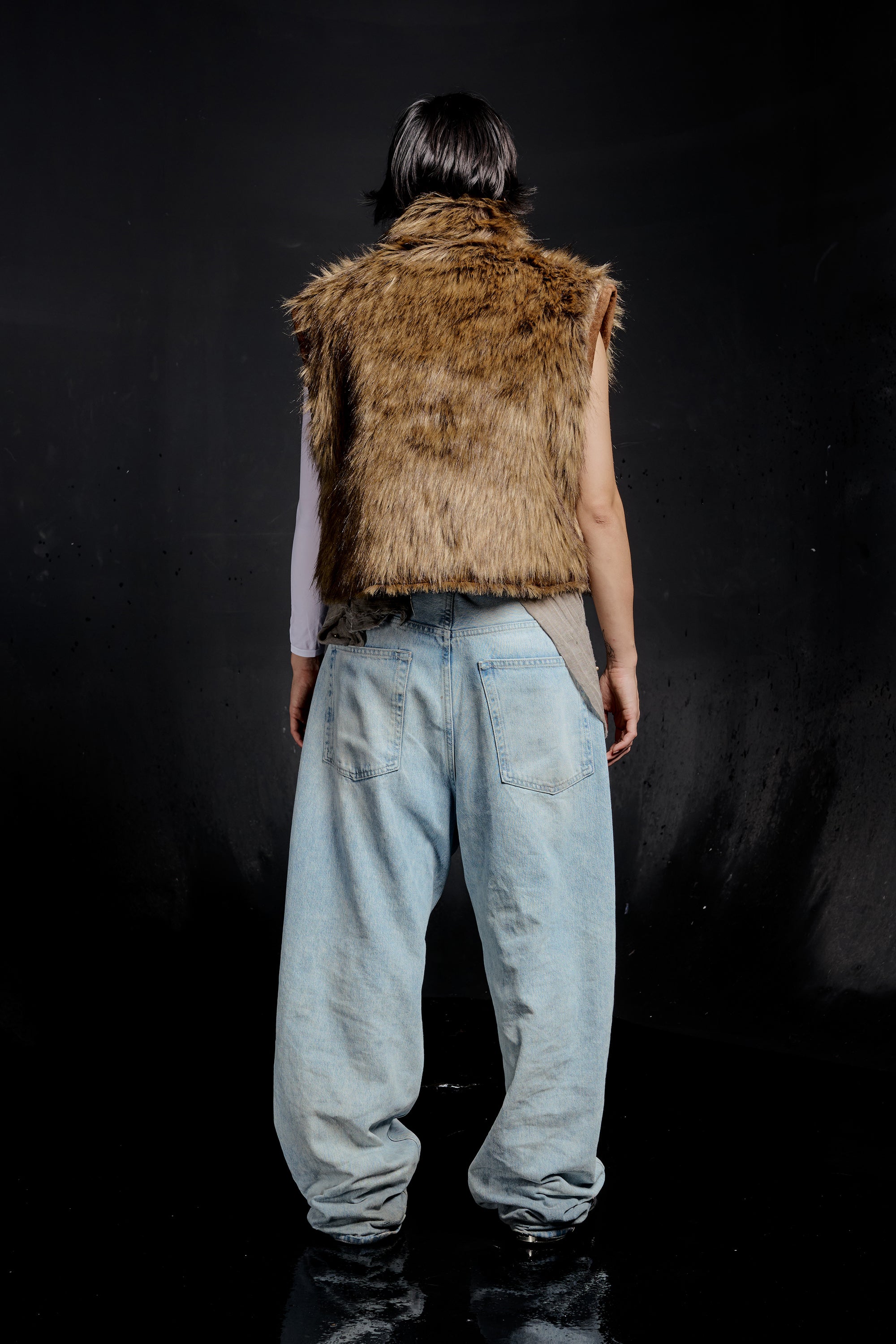 블론드 색상의 세이블 퍼 봄버 재킷