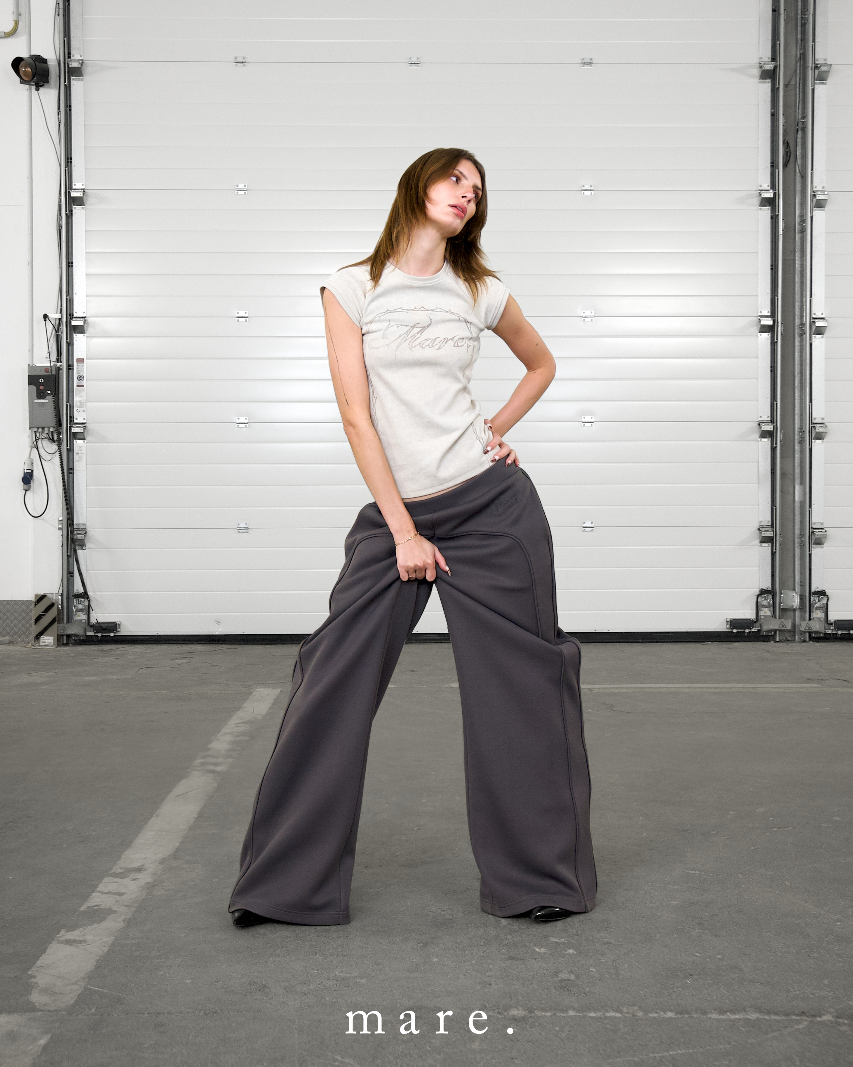 가시 그래픽 티셔츠