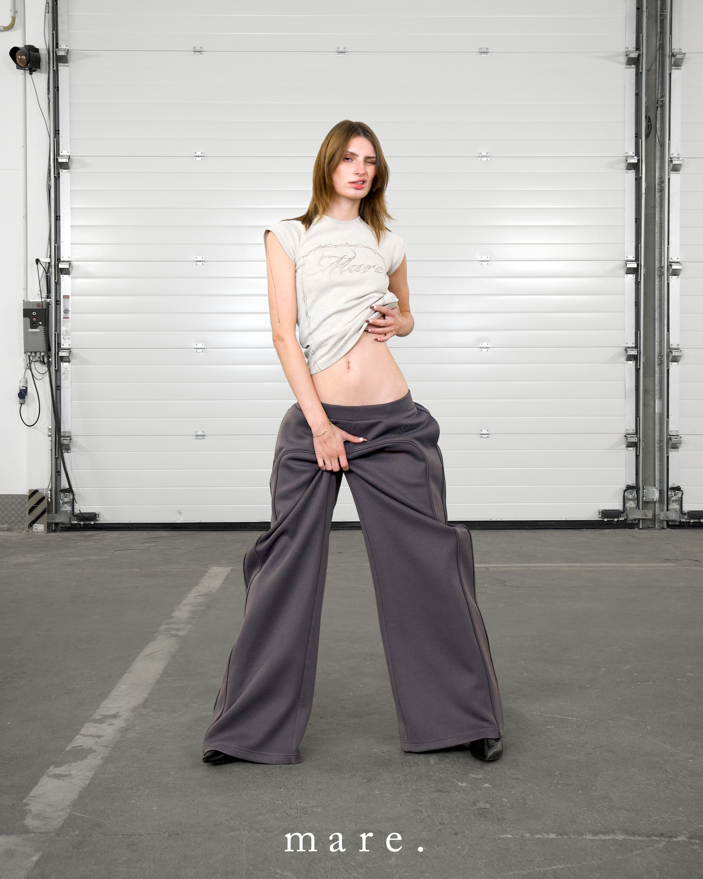 가시 그래픽 티셔츠