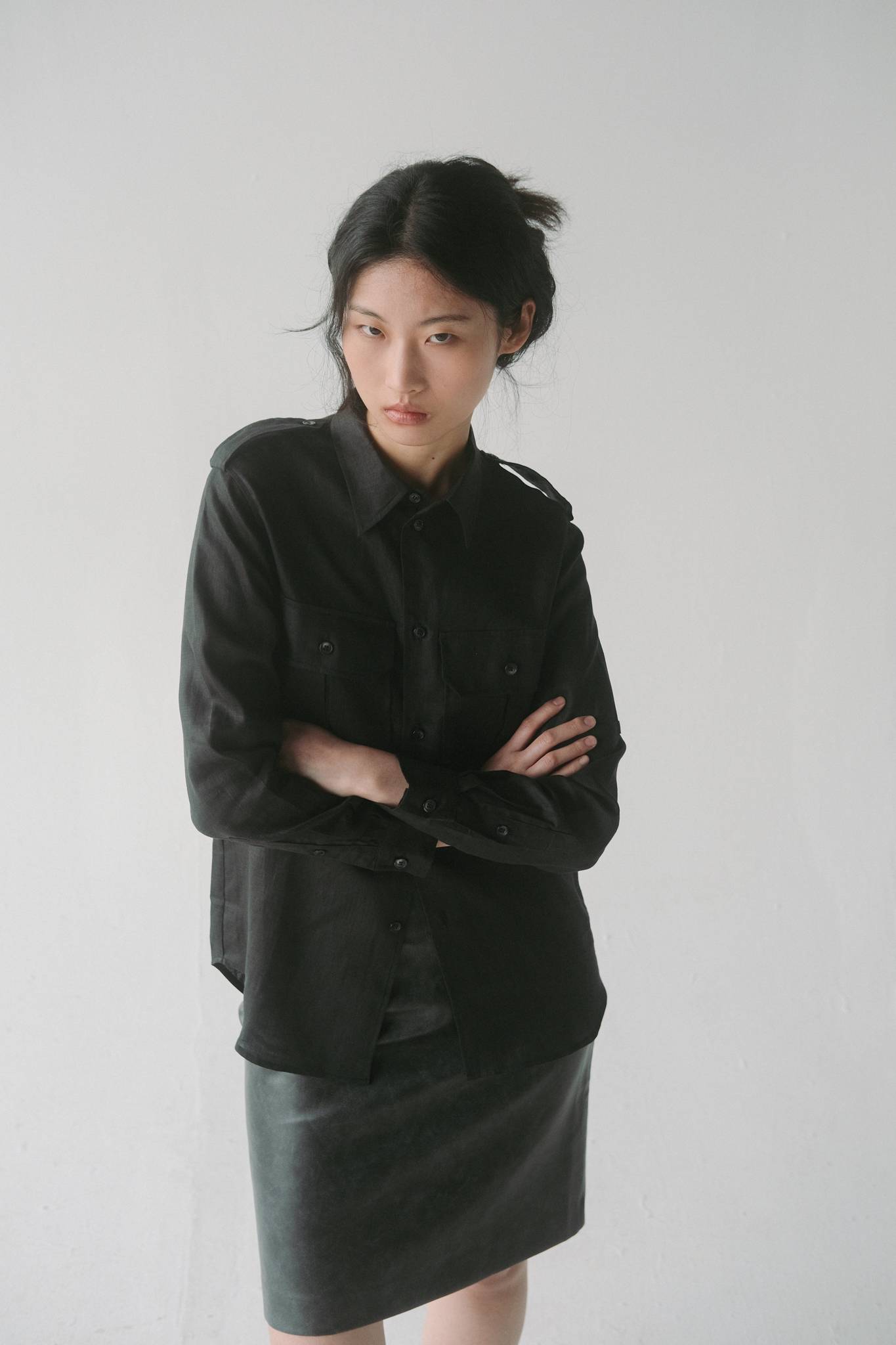 Mingus Work Shirt in Shadow Silk Black Linen