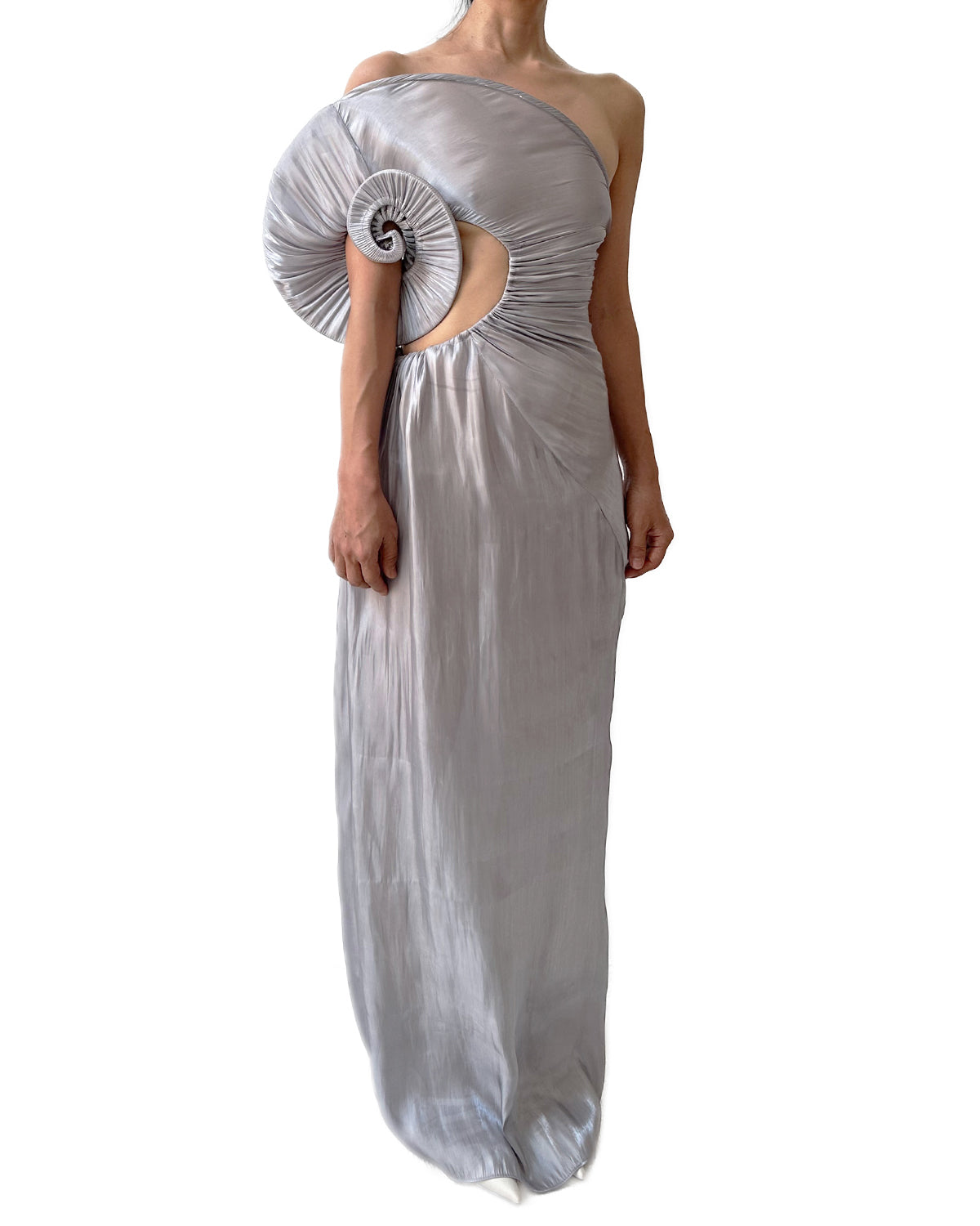 비대칭 바다 조개 소용돌이 맥시 가운