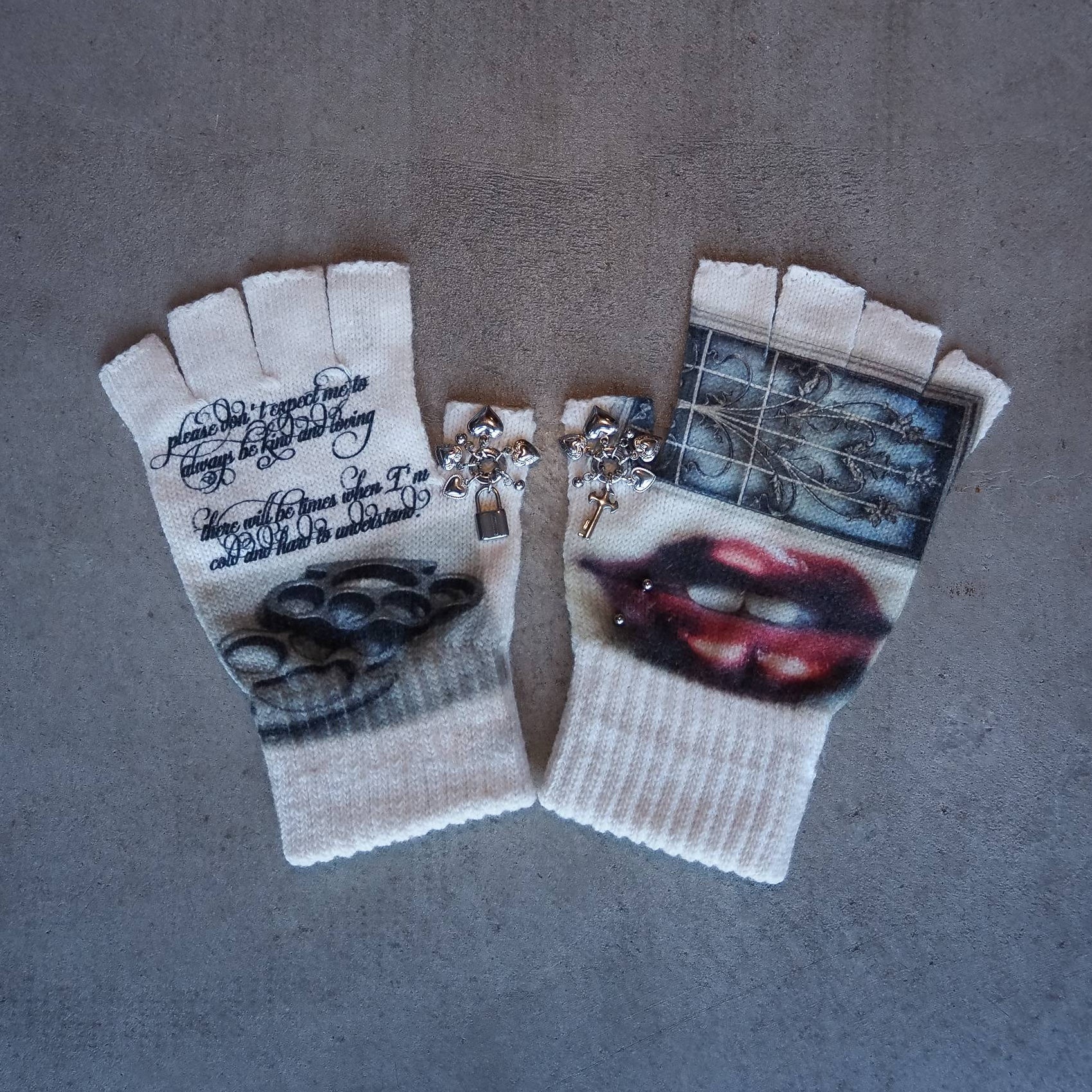 Expectation Gloves