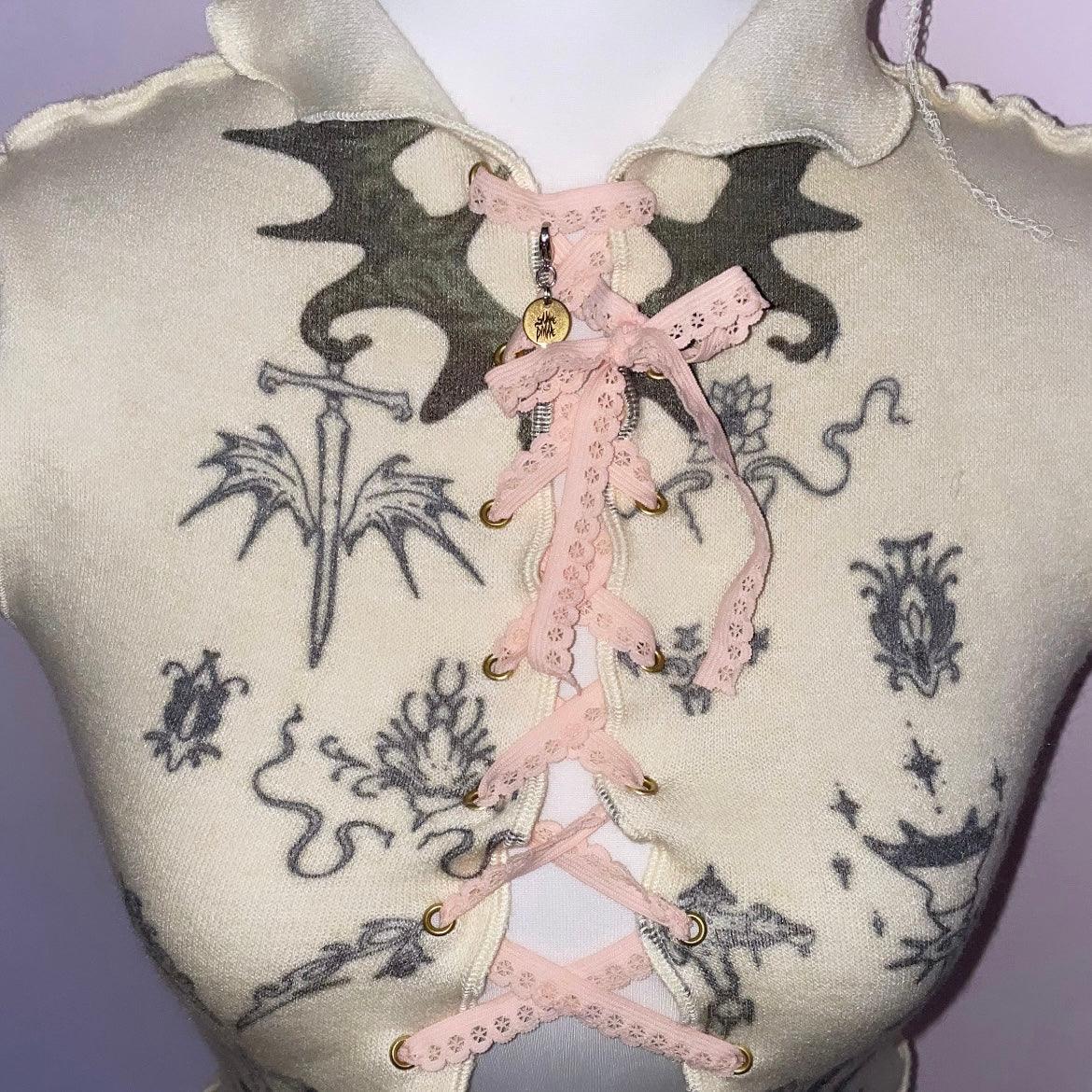 Weste mit Schutzsymbolen 