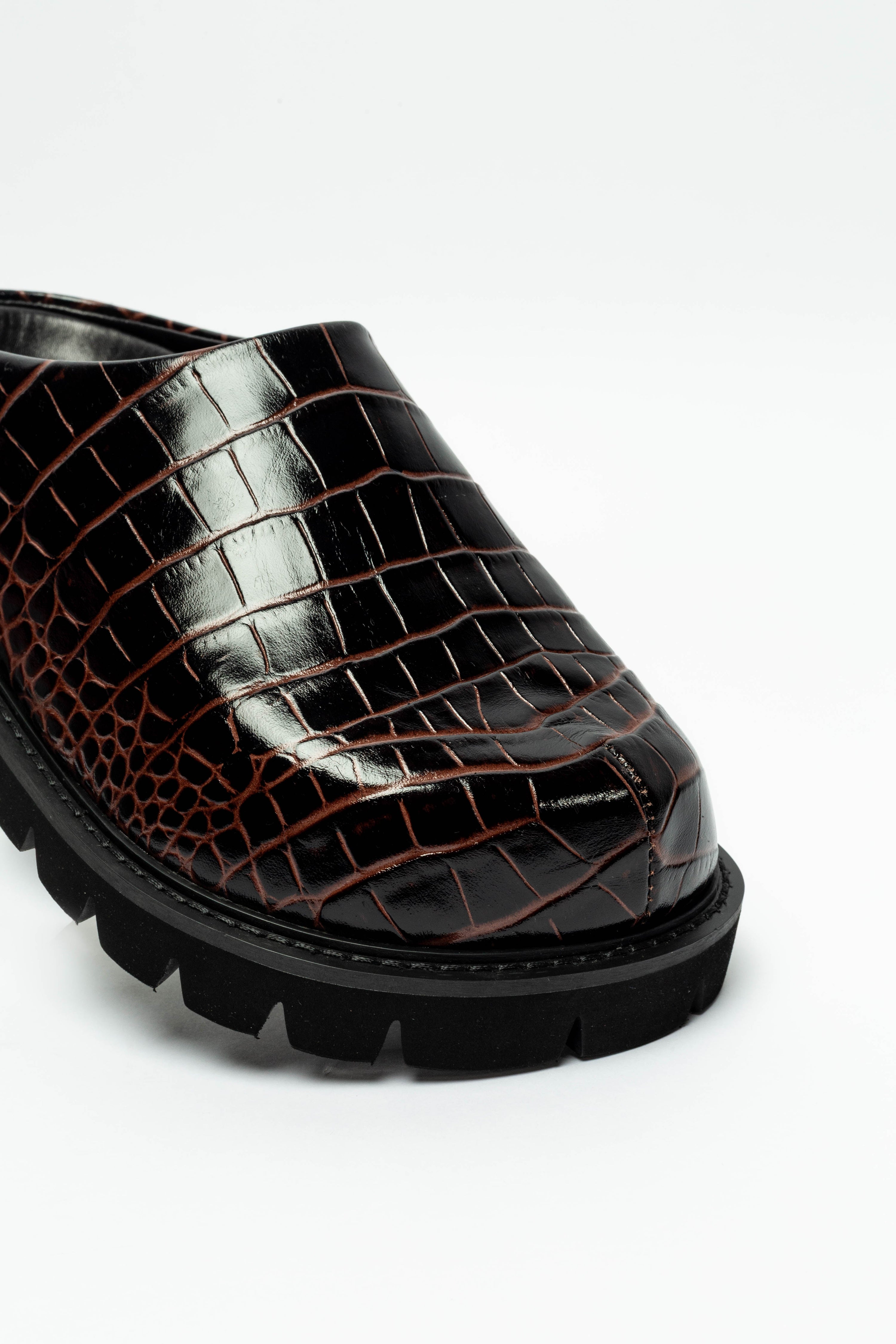 Roam Brown Croc