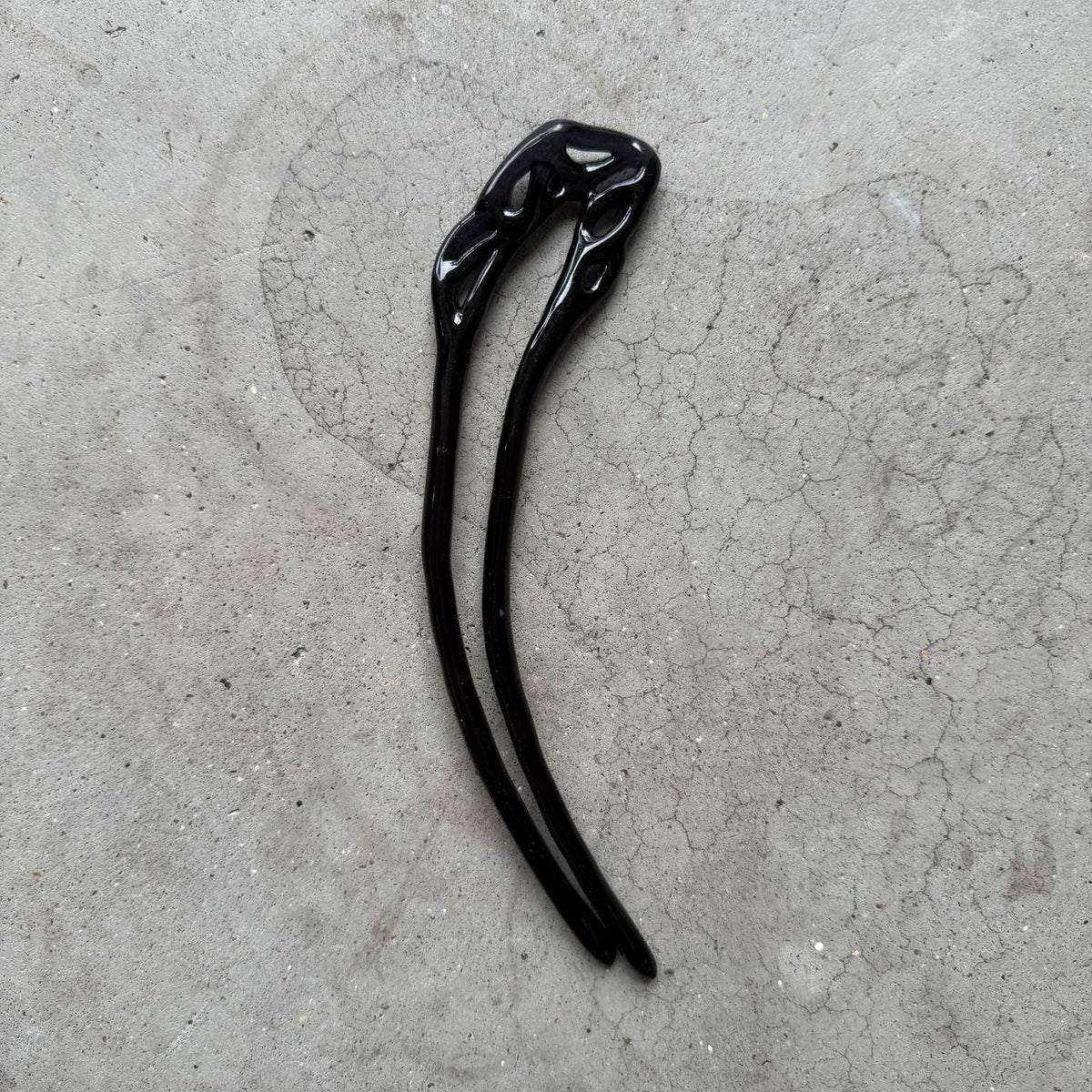 Relic Pin in Black