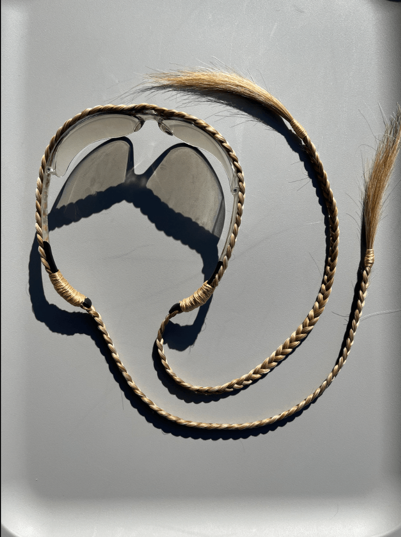 중간 금발 쥐꼬리