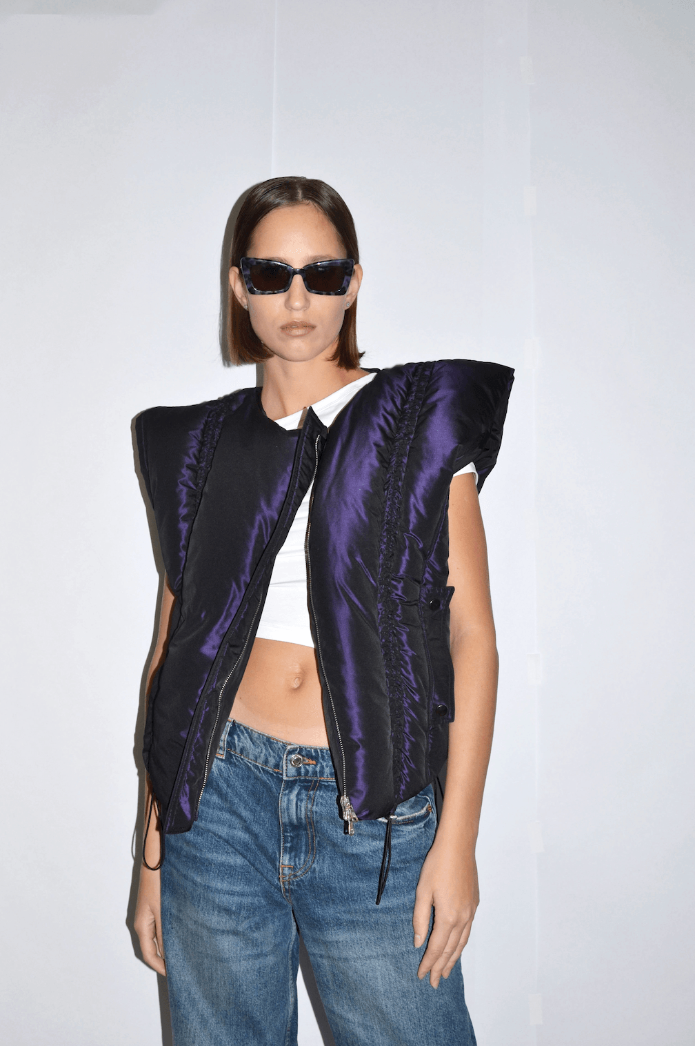 Mitternachtsgerüschte Pufferweste