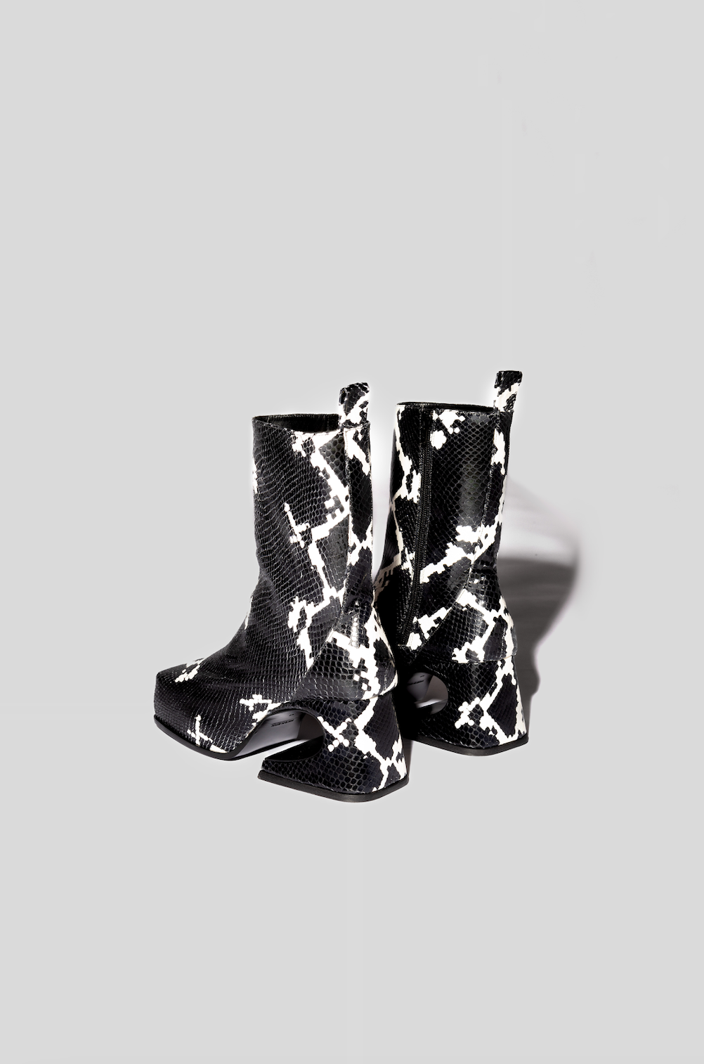 Black Snow Roxy Boots