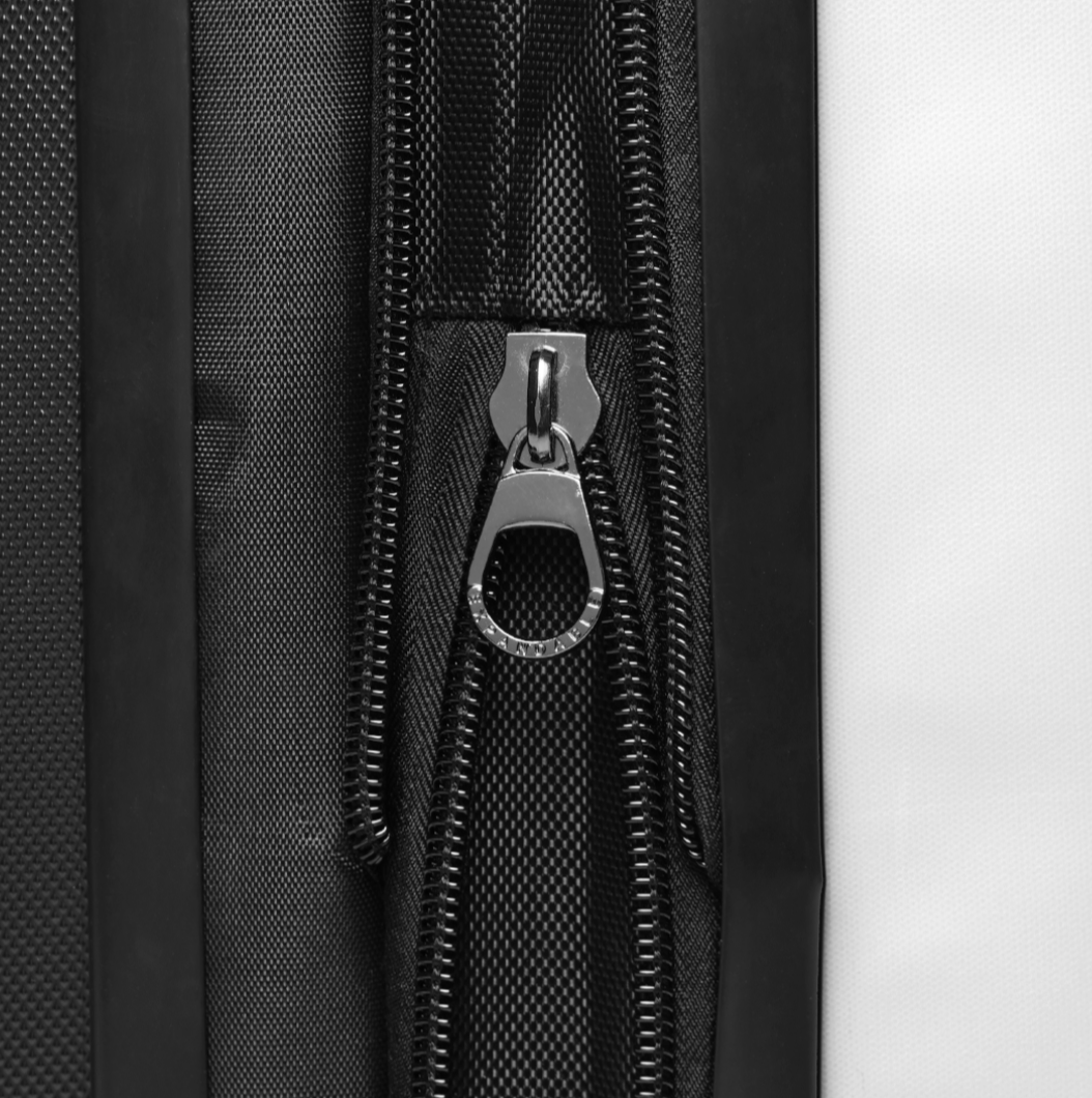 "Hidden Ace" Airbush Suitcase