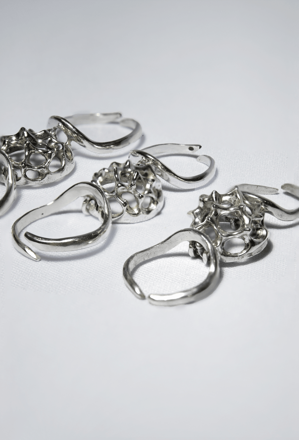 관절형 스파이크 구형 링