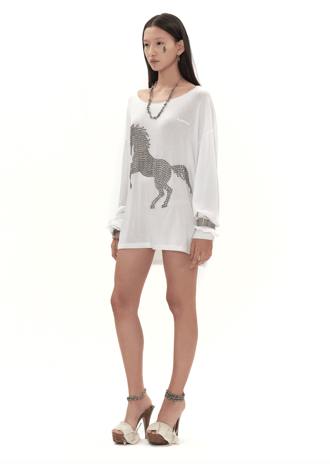 Studded Low-Cut T-Shirt in White