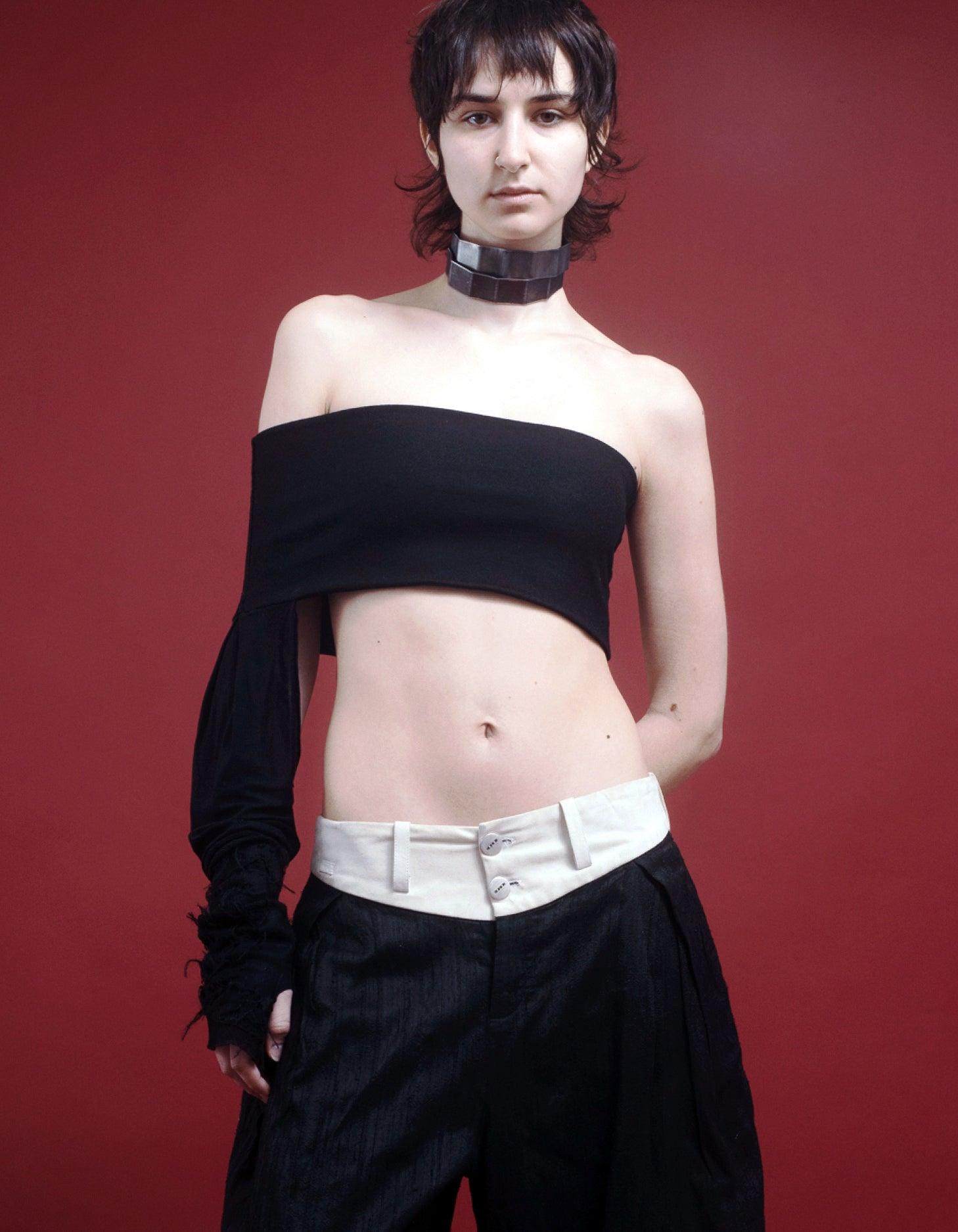 톱니 모양의 초커