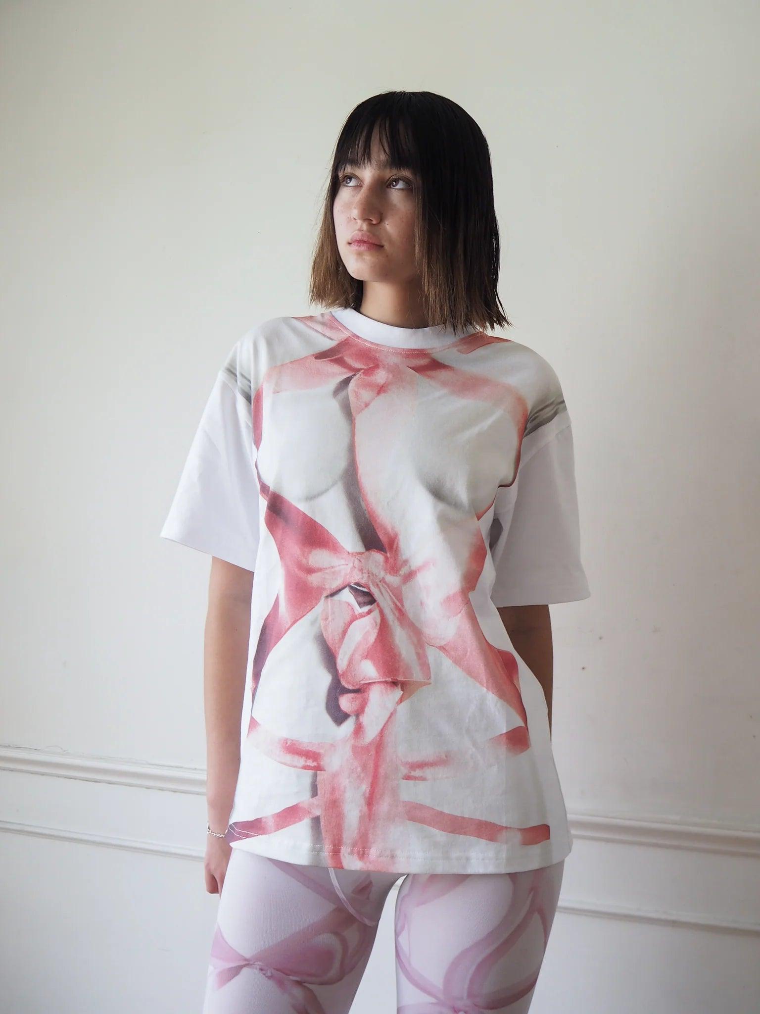 丝带 (Si Dai) T-Shirt