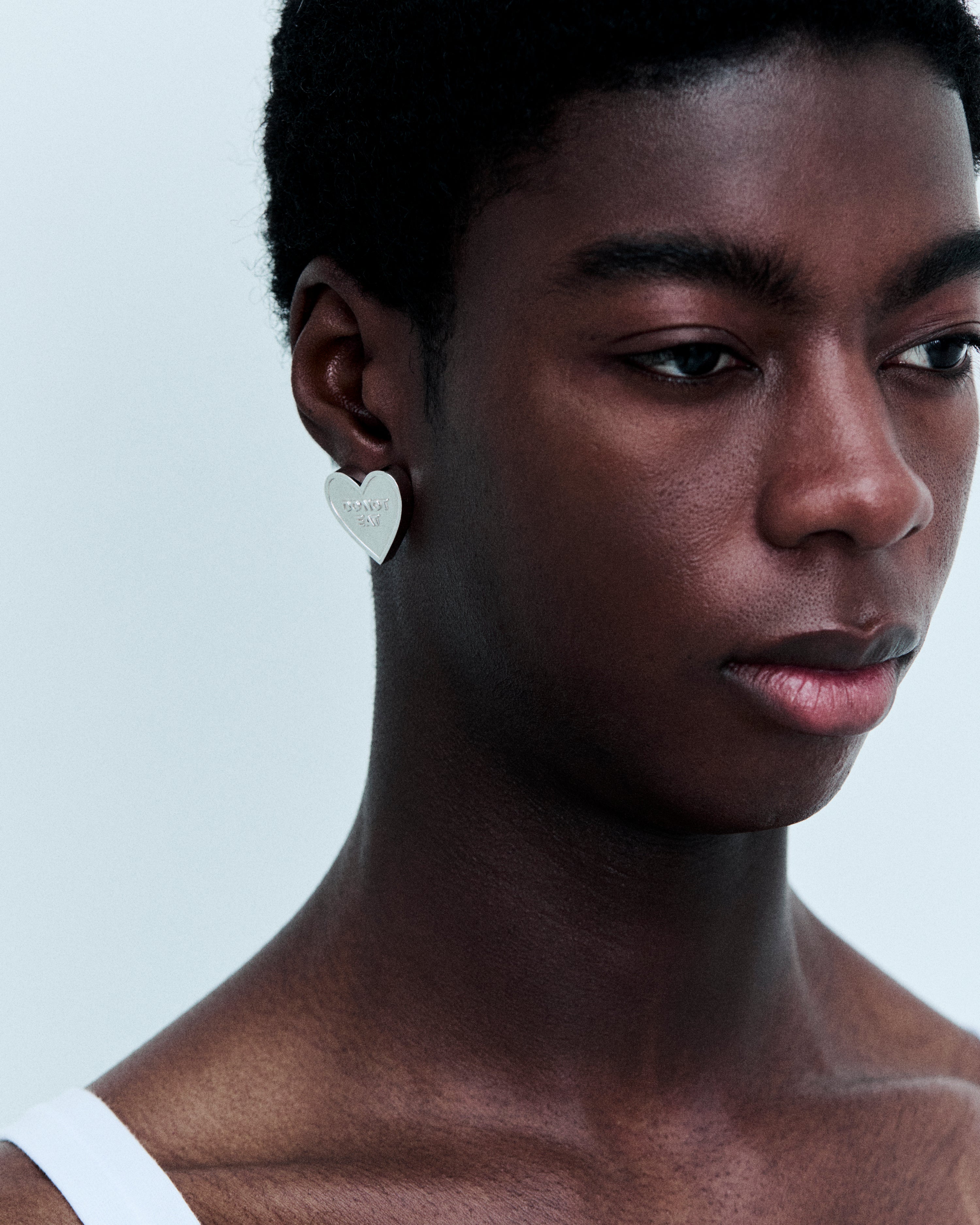 먹지마 하트 귀걸이