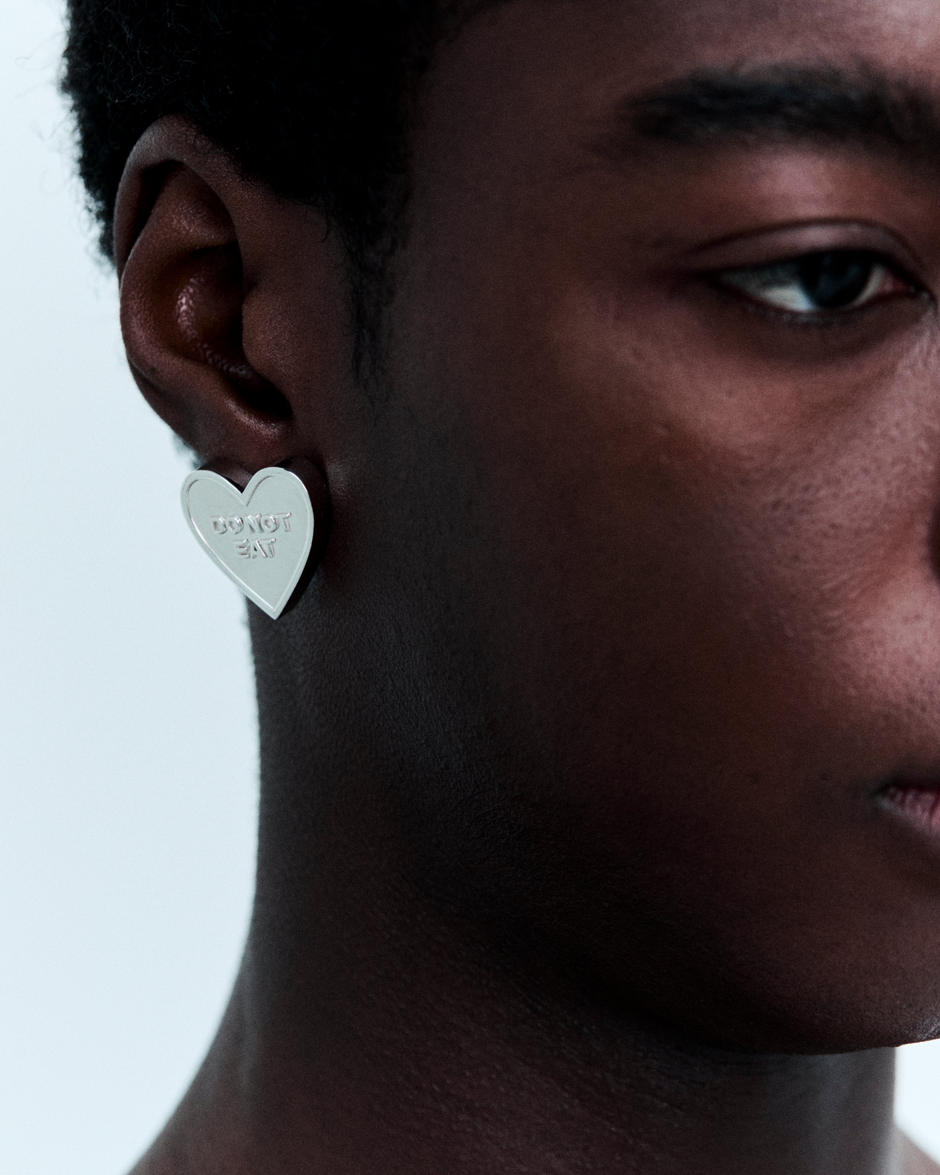 먹지마 하트 귀걸이