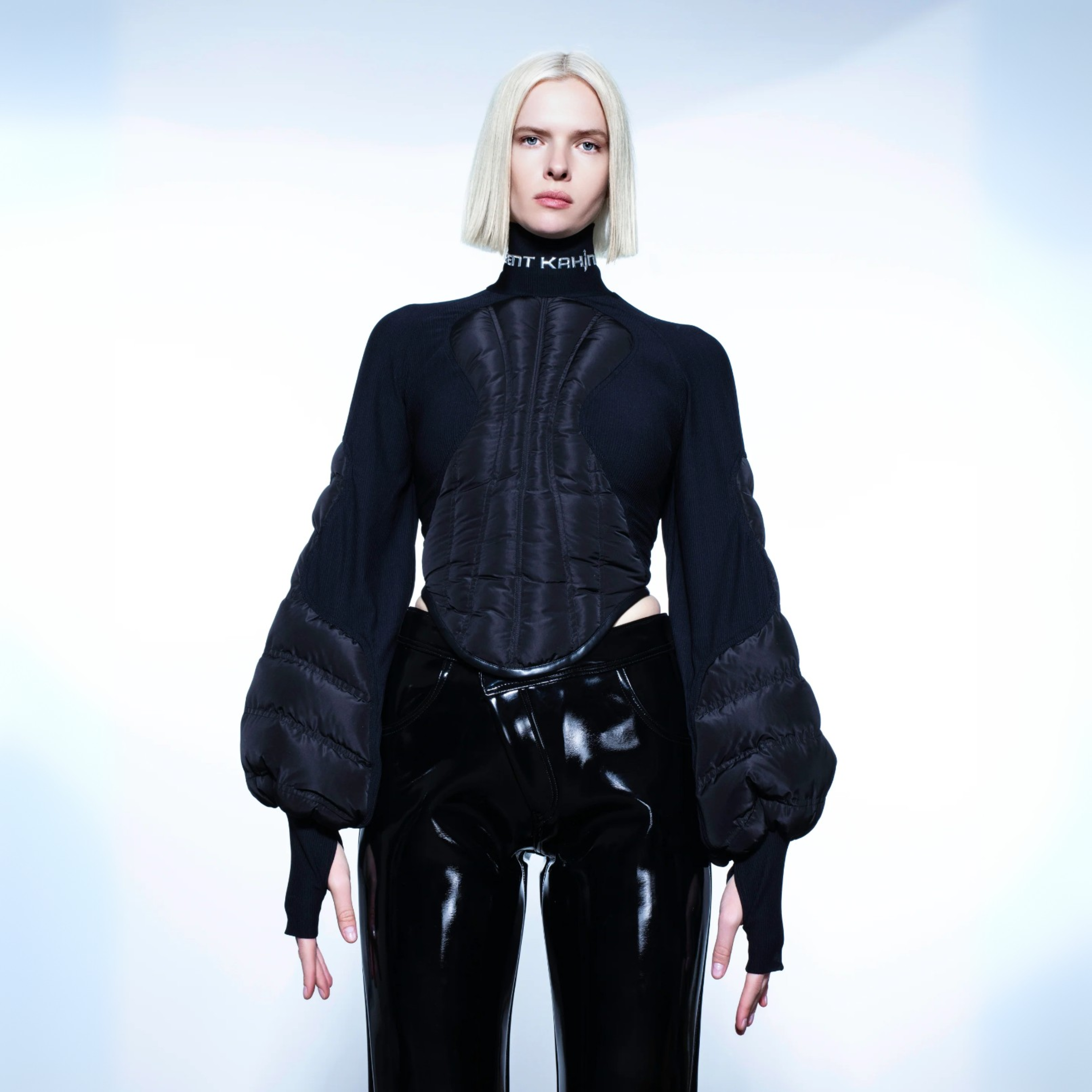 Schwarzer, gesteppter Mesh-Body