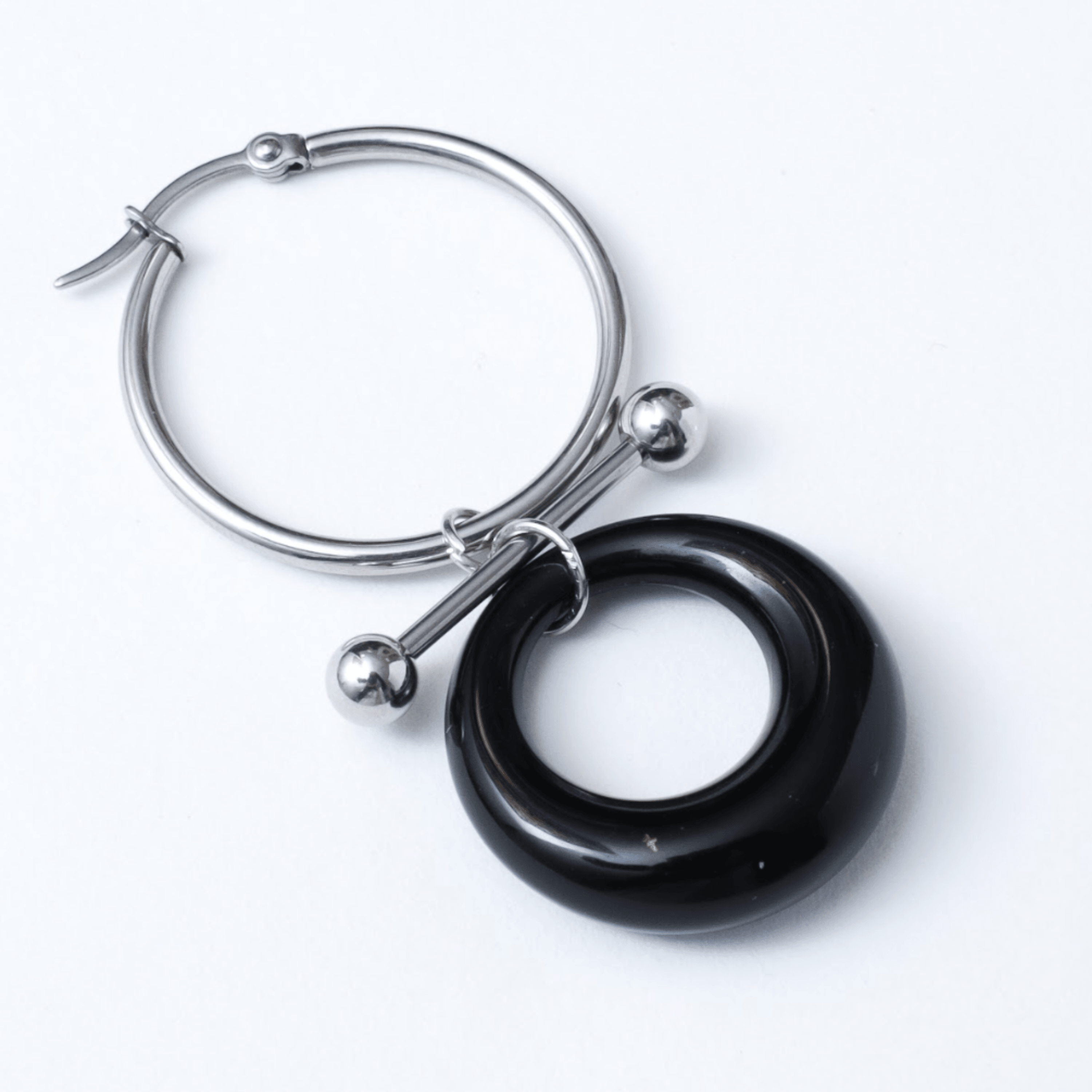 Ono Black Single Earring