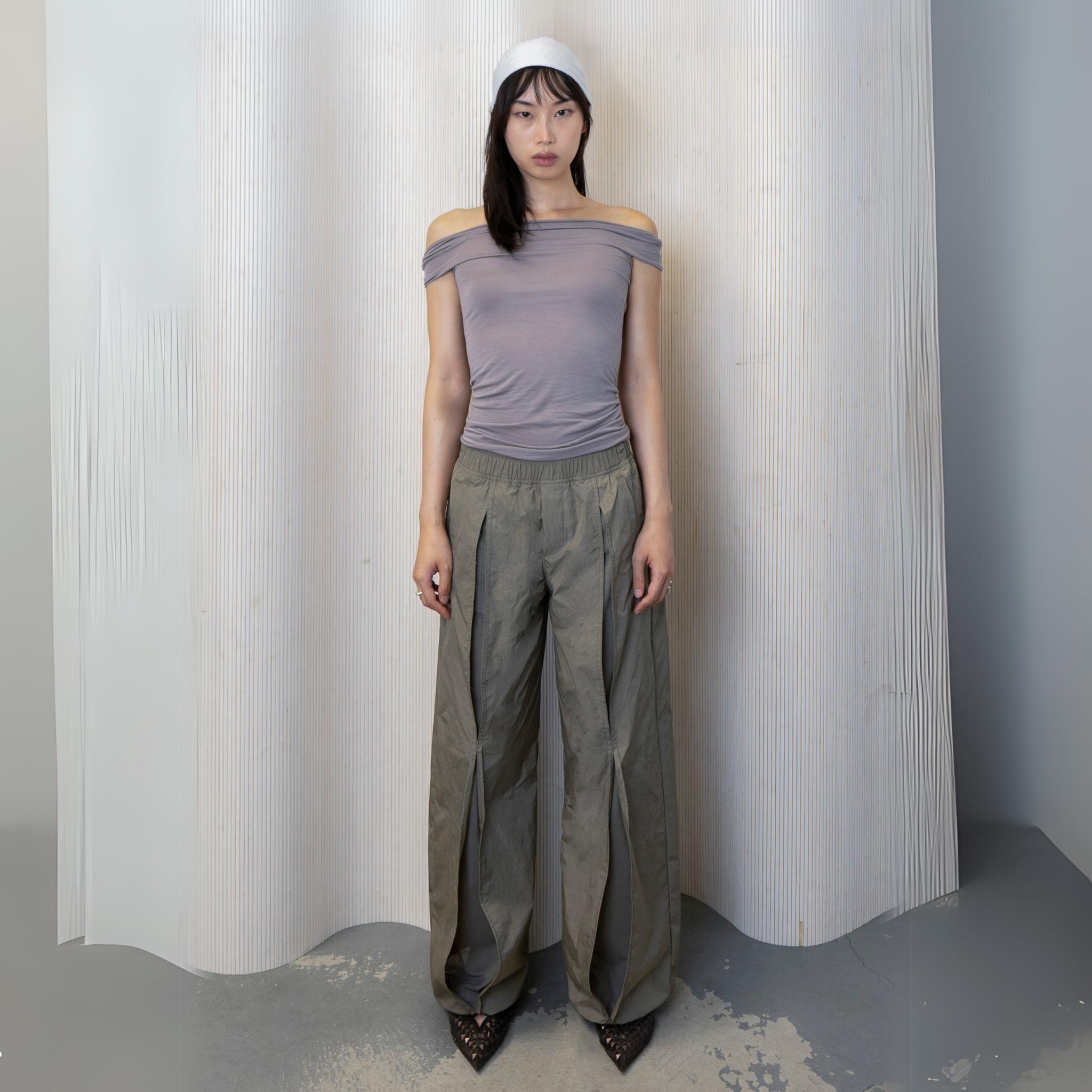 Stomata Track Pant in Mushroom