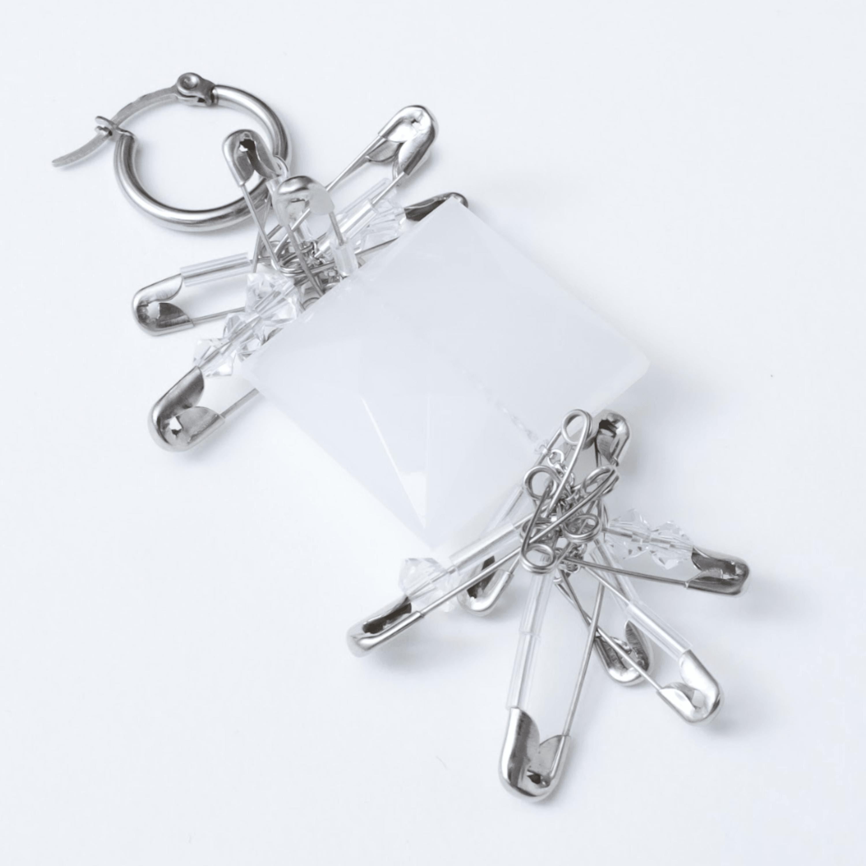 Leche Pin Single Earring