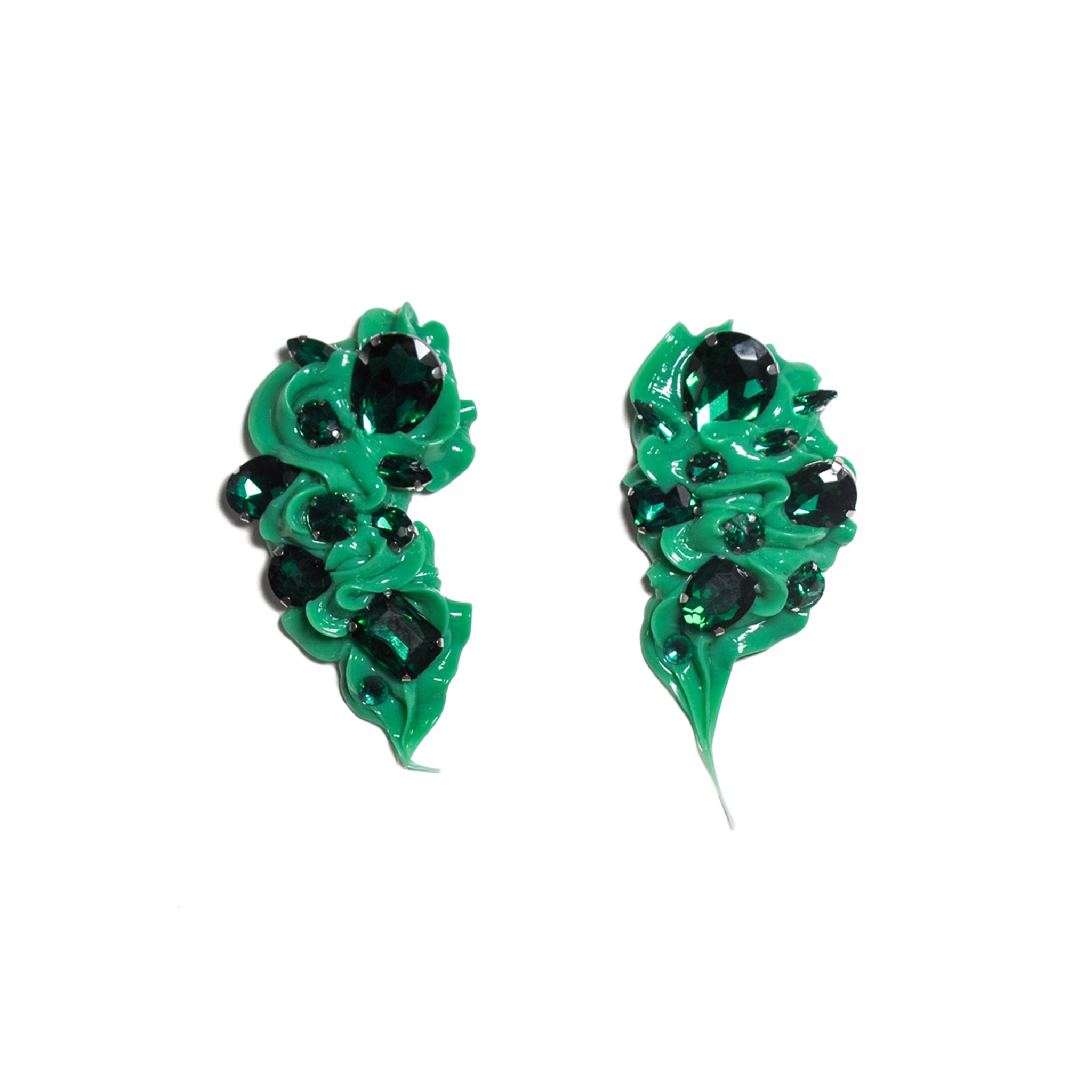 Grüne Ohrringe mit gepeitschten Juwelen