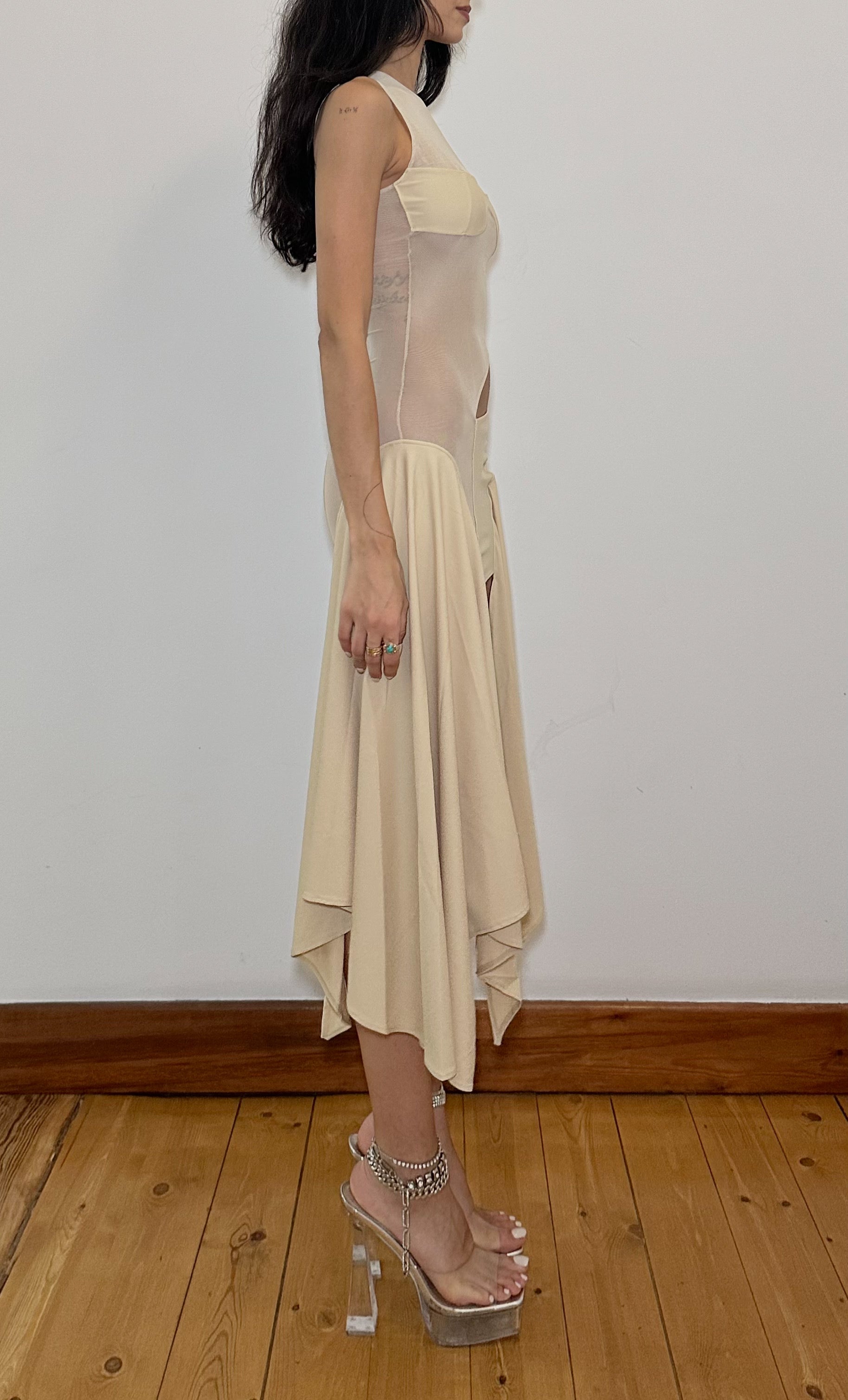 Trikot-/Mesh-Ausschnittkleid