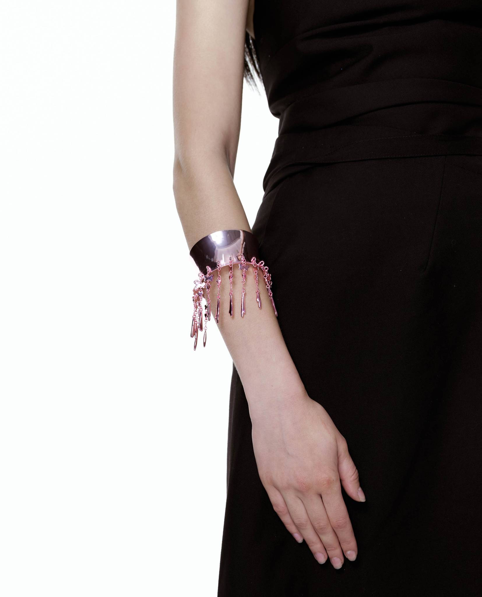 Swaying Arm Bracelet in BLACK