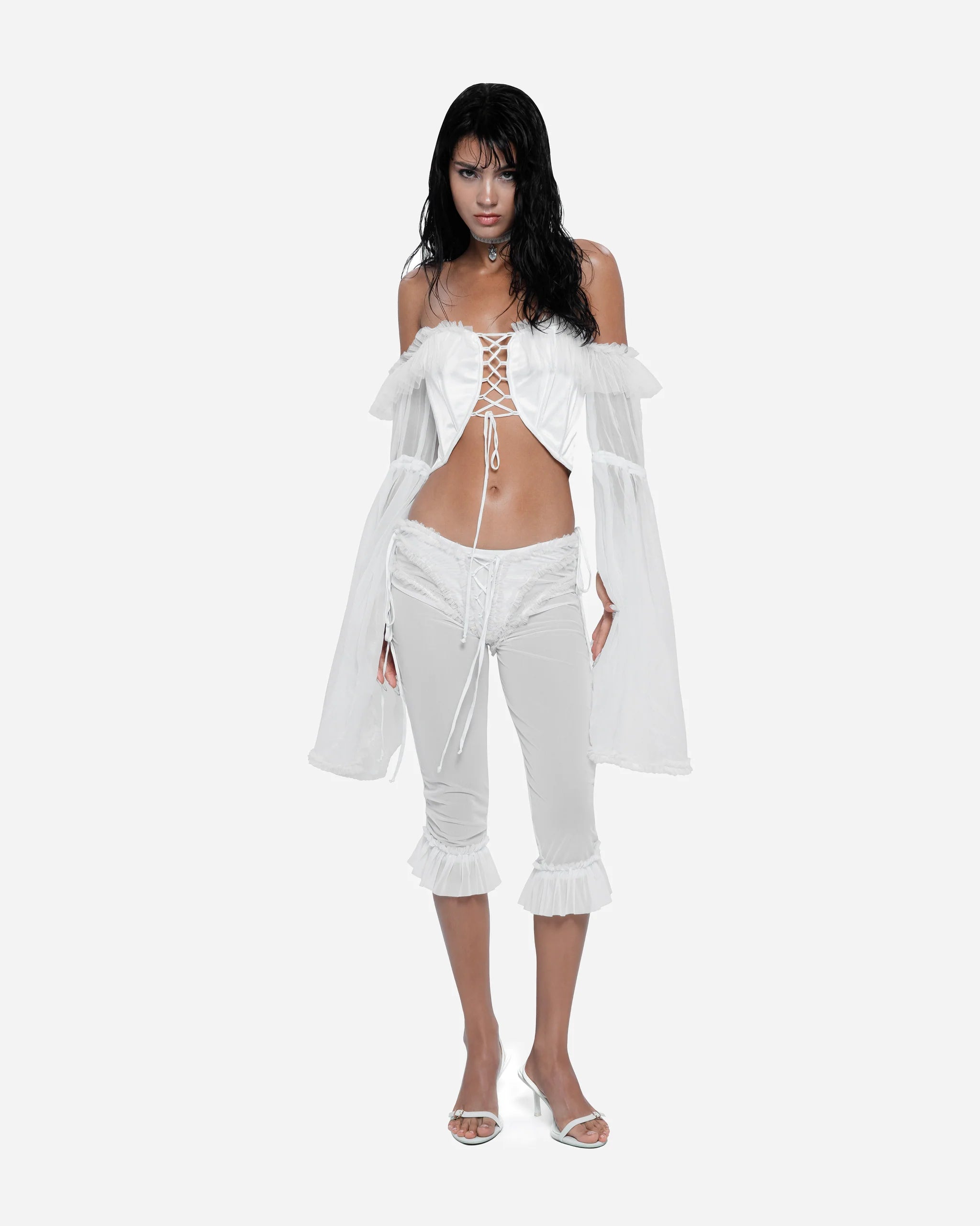 Capri Pants in White – ap0cene
