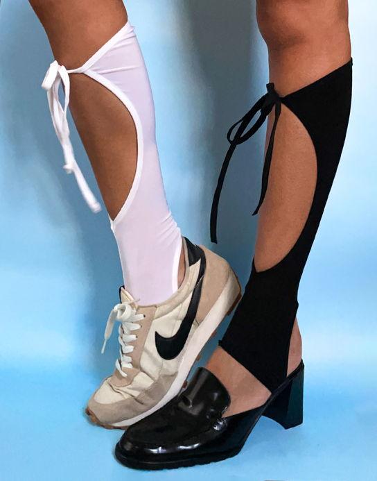 Pointe Knee High Socks in Grey
